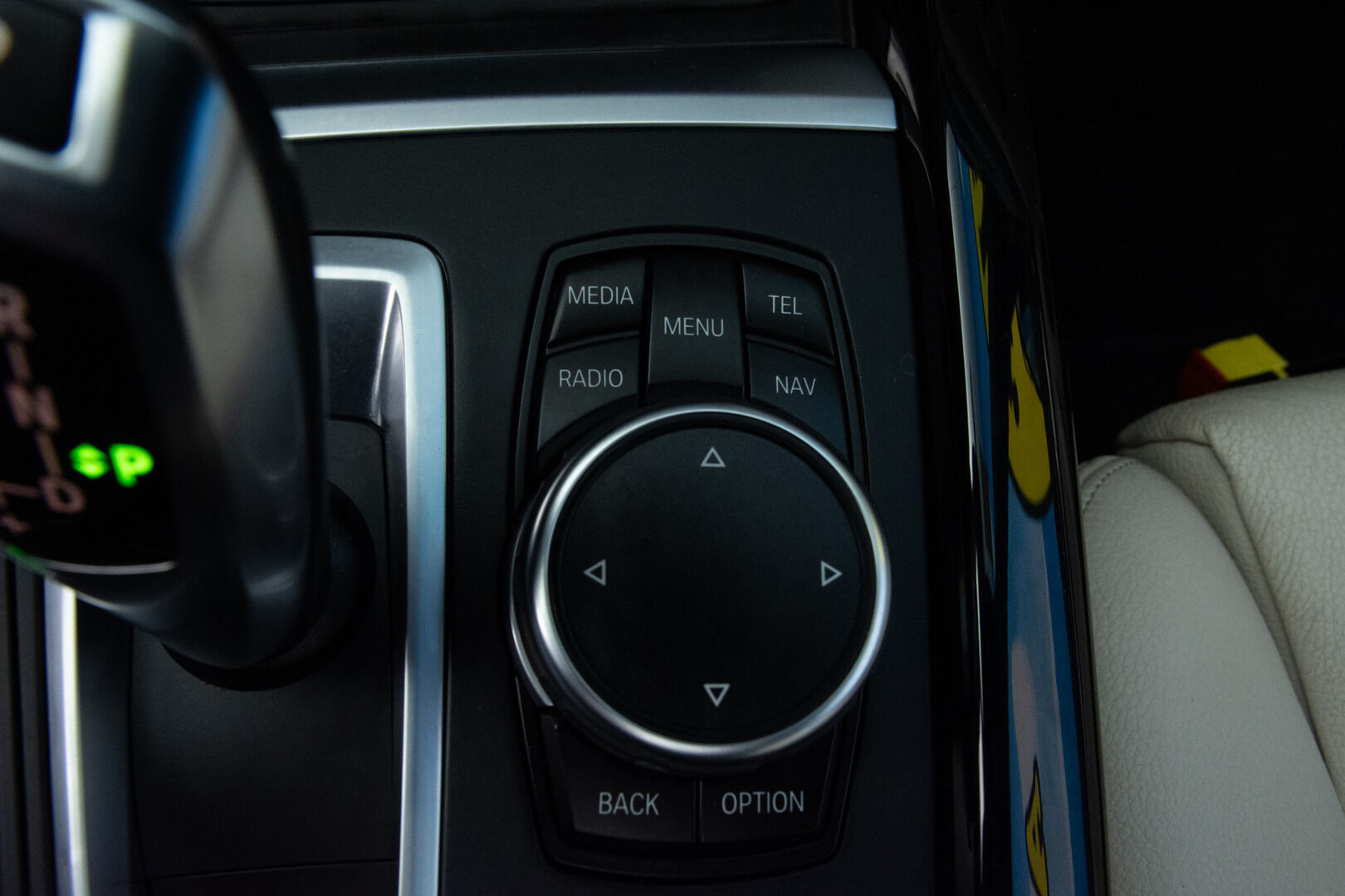 BMW X5 2016 40e M-Sport * Tämä auto myydään YritysOutlet -valikoimasta vain yritykselle * Adapt.vak / Hud / Panorama * - * Tämä auto myydään YritysOutlet -valikoimasta vain yritykselle * Ökyvarusteet / Siistikuntoinen / Katsastettu / 2x hyväkuntoiset renkaat ja vanteet *