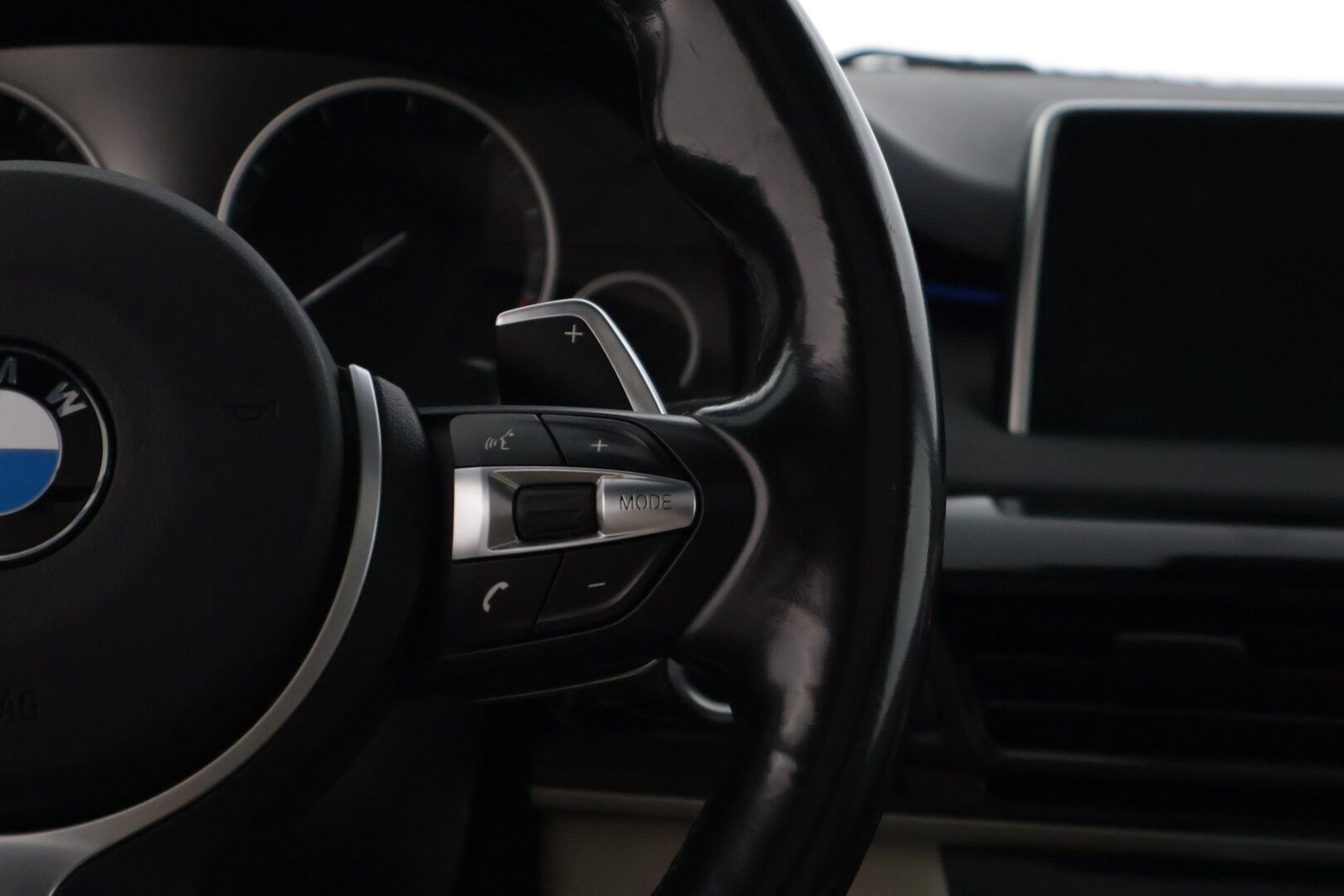 BMW X5 2016 40e M-Sport * Tämä auto myydään YritysOutlet -valikoimasta vain yritykselle * Adapt.vak / Hud / Panorama * - * Tämä auto myydään YritysOutlet -valikoimasta vain yritykselle * Ökyvarusteet / Siistikuntoinen / Katsastettu / 2x hyväkuntoiset renkaat ja vanteet *