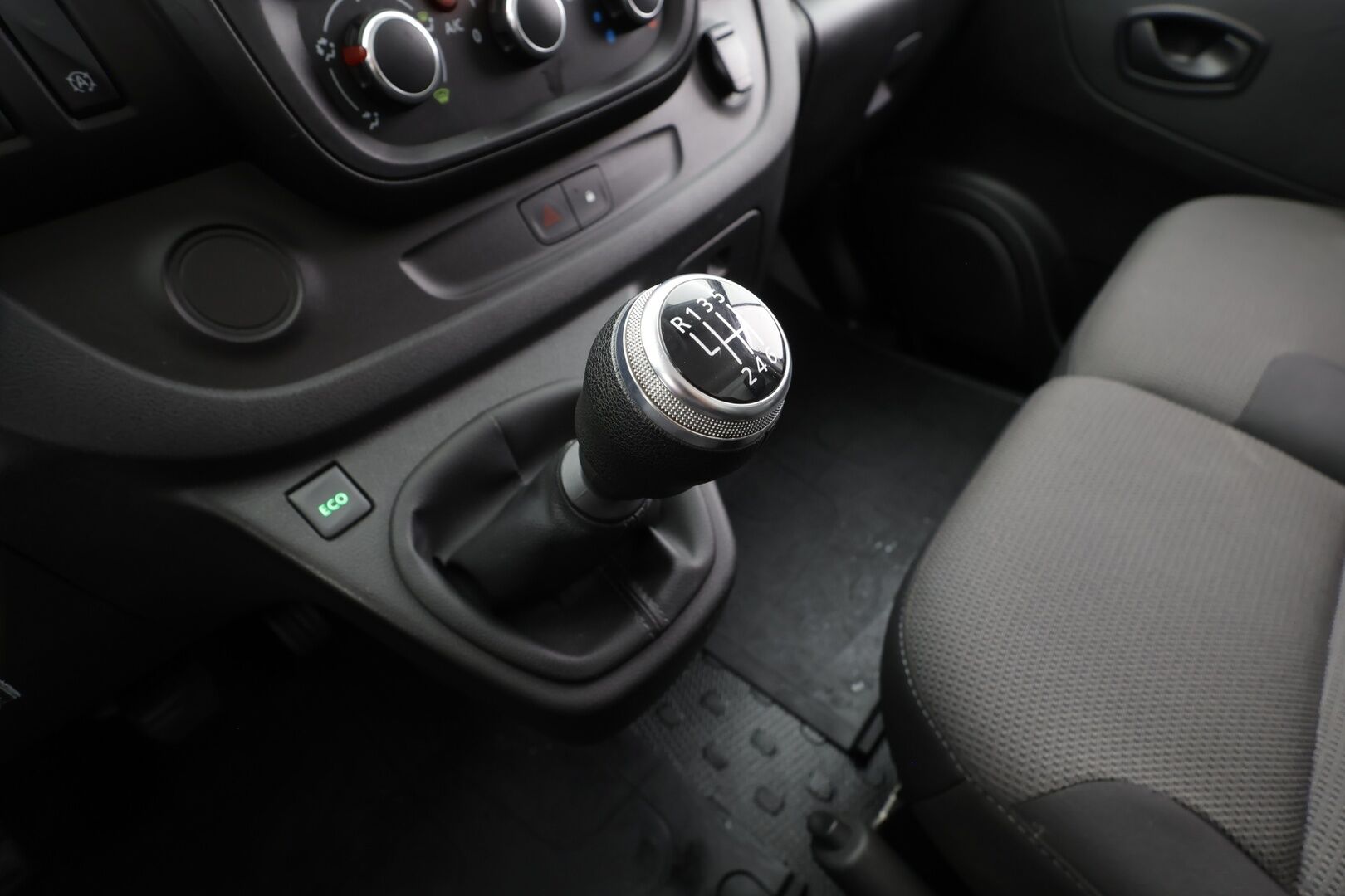 Renault Trafic 2021 dCi 120 L2H1 6,0m3 * Vakkari / Webasto / Koukku / LED / P.Kamera / Bluetooth * - Suomi-auto / Kahdet Renkaat