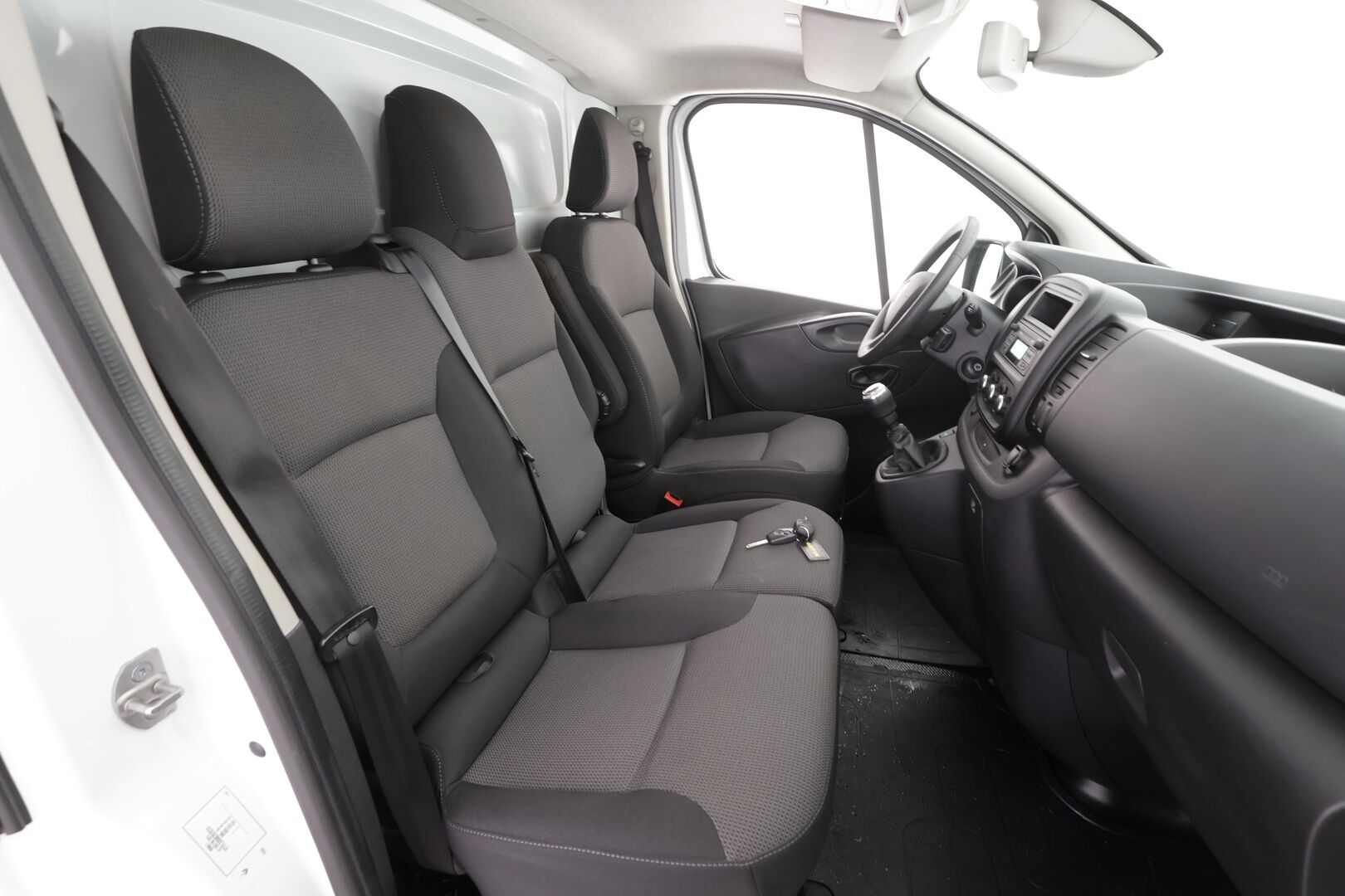 Renault Trafic 2021 dCi 120 L2H1 6,0m3 * Vakkari / Webasto / Koukku / LED / P.Kamera / Bluetooth * - Suomi-auto / Kahdet Renkaat