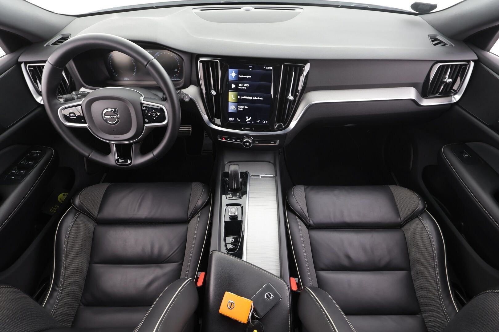 Volvo V60 2022 B4 MHEV Business R-Design Edition * Webasto / Koukku / ACC / Full-LED / P.kamera / Sportpenkki Muistipenkki / Navi / Kaistavahti * - 1-om Suomi-auto / Kahdet renkaat / Merkkihuollot