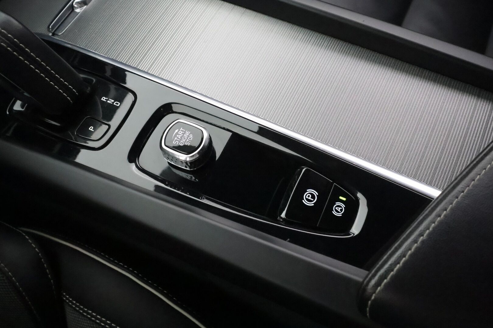 Volvo V60 2022 B4 MHEV Business R-Design Edition * Webasto / Koukku / ACC / Full-LED / P.kamera / Sportpenkki Muistipenkki / Navi / Kaistavahti * - 1-om Suomi-auto / Kahdet renkaat / Merkkihuollot