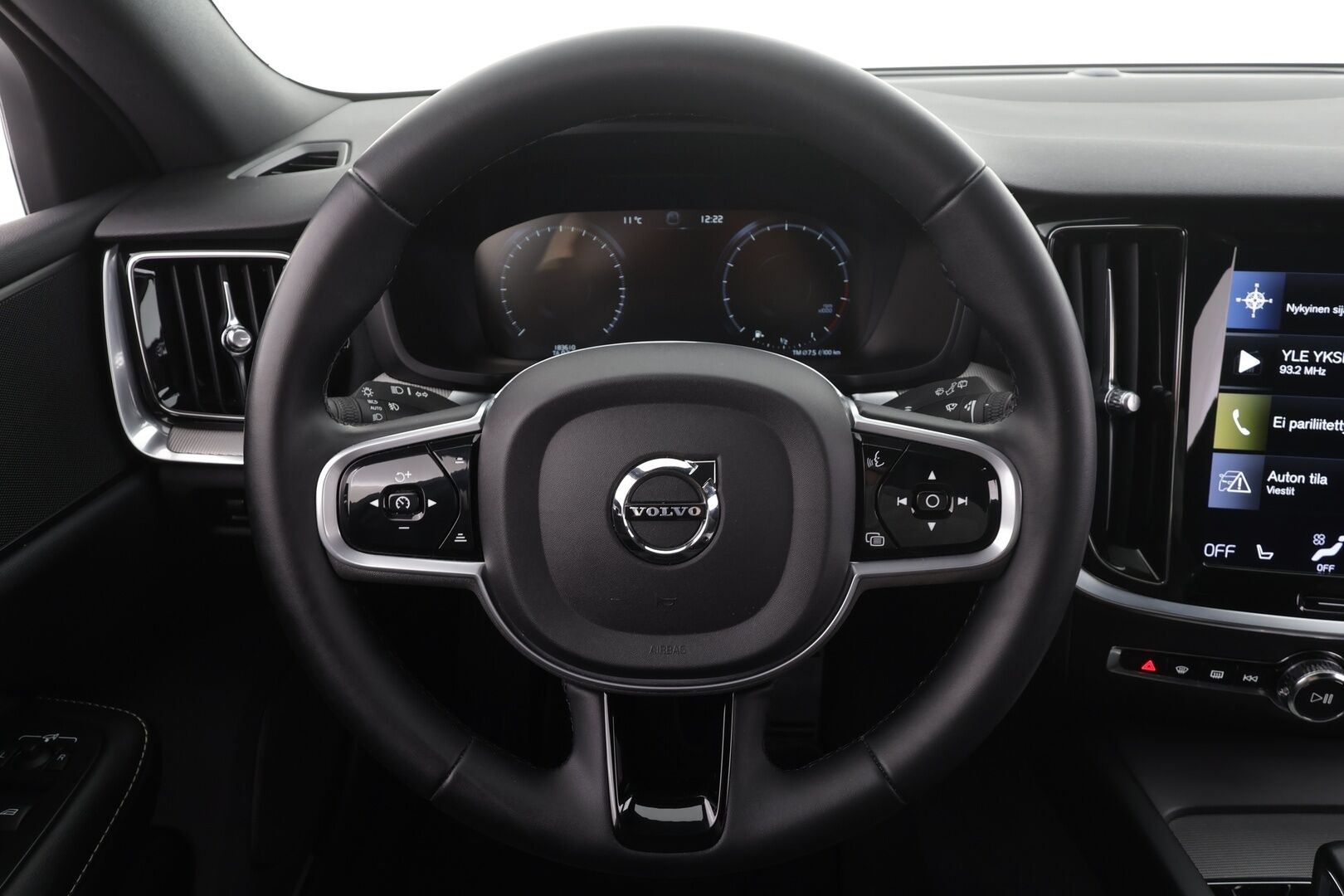 Volvo V60 2022 B4 MHEV Business R-Design Edition * Webasto / Koukku / ACC / Full-LED / P.kamera / Sportpenkki Muistipenkki / Navi / Kaistavahti * - 1-om Suomi-auto / Kahdet renkaat / Merkkihuollot