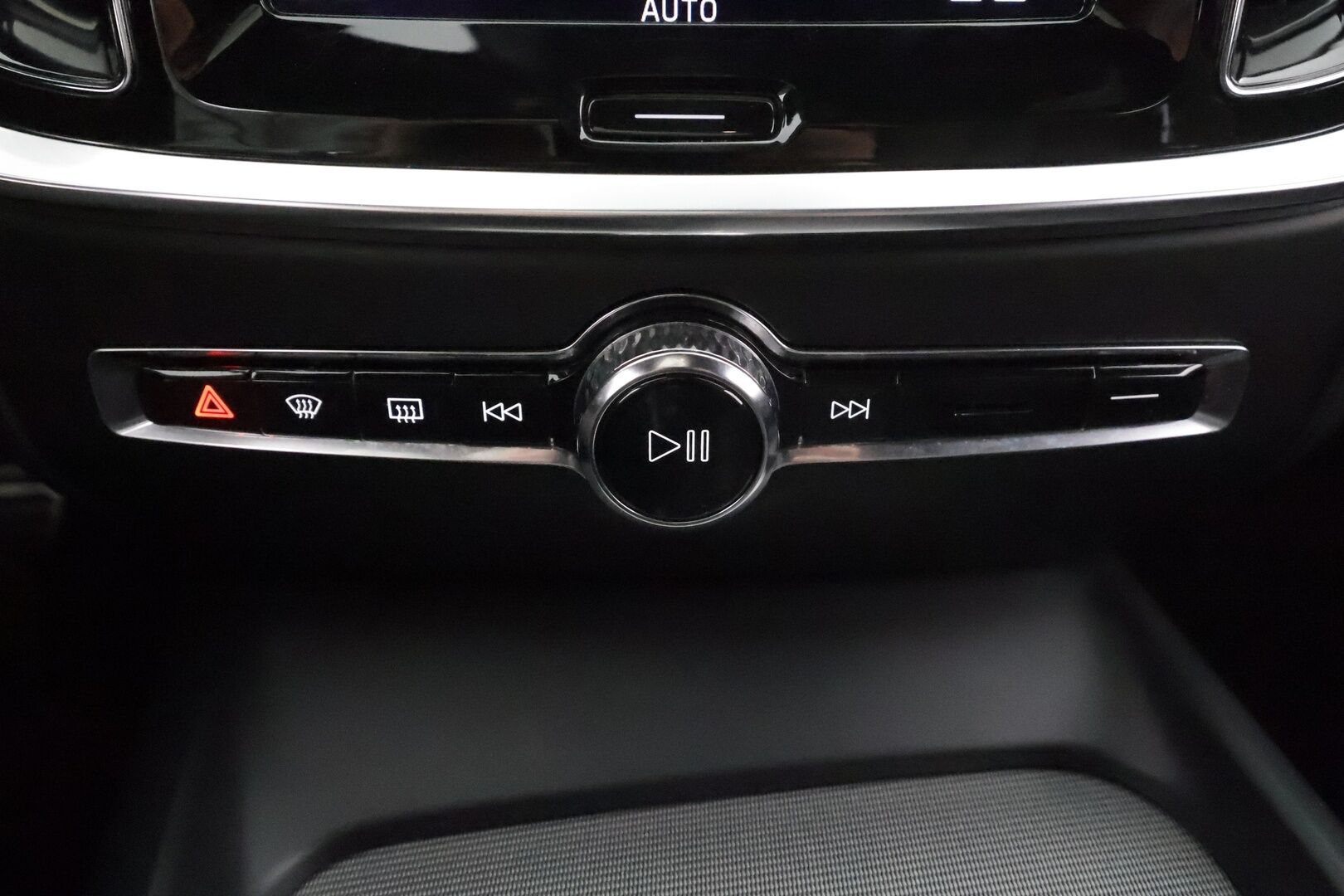 Volvo V60 2022 B4 MHEV Business R-Design Edition * Webasto / Koukku / ACC / Full-LED / P.kamera / Sportpenkki Muistipenkki / Navi / Kaistavahti * - 1-om Suomi-auto / Kahdet renkaat / Merkkihuollot