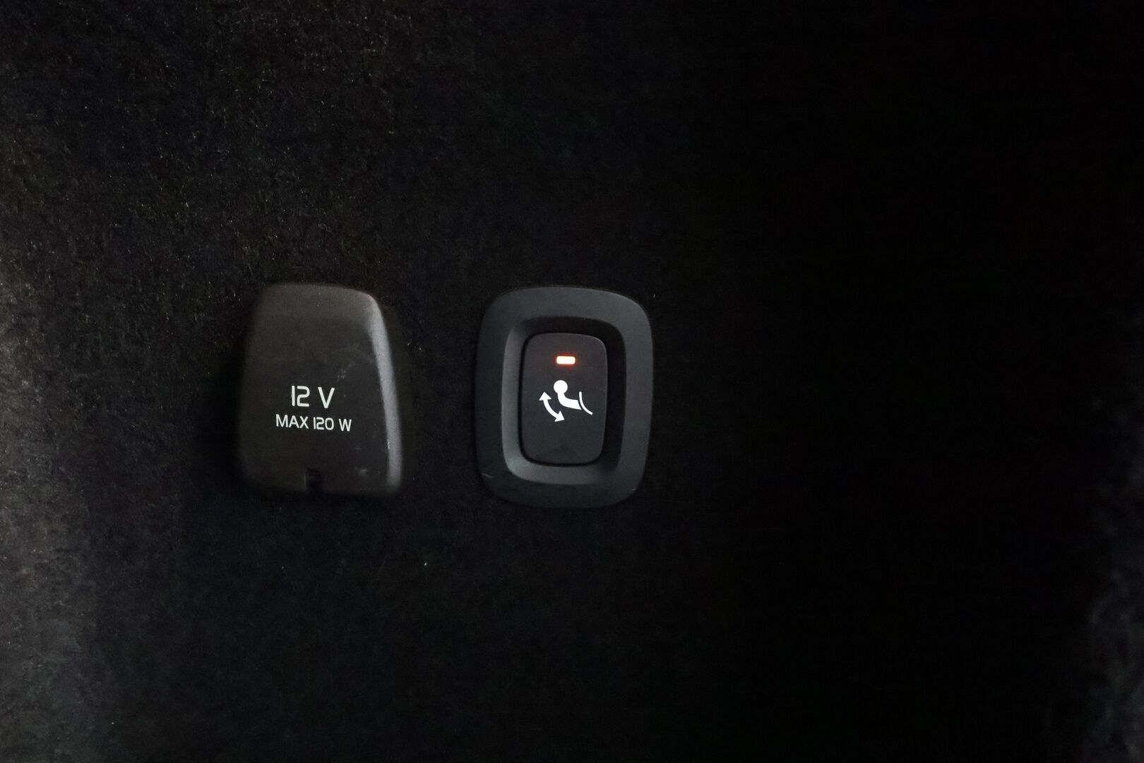 Volvo V60 2022 B4 MHEV Business R-Design Edition * Webasto / Koukku / ACC / Full-LED / P.kamera / Sportpenkki Muistipenkki / Navi / Kaistavahti * - 1-om Suomi-auto / Kahdet renkaat / Merkkihuollot