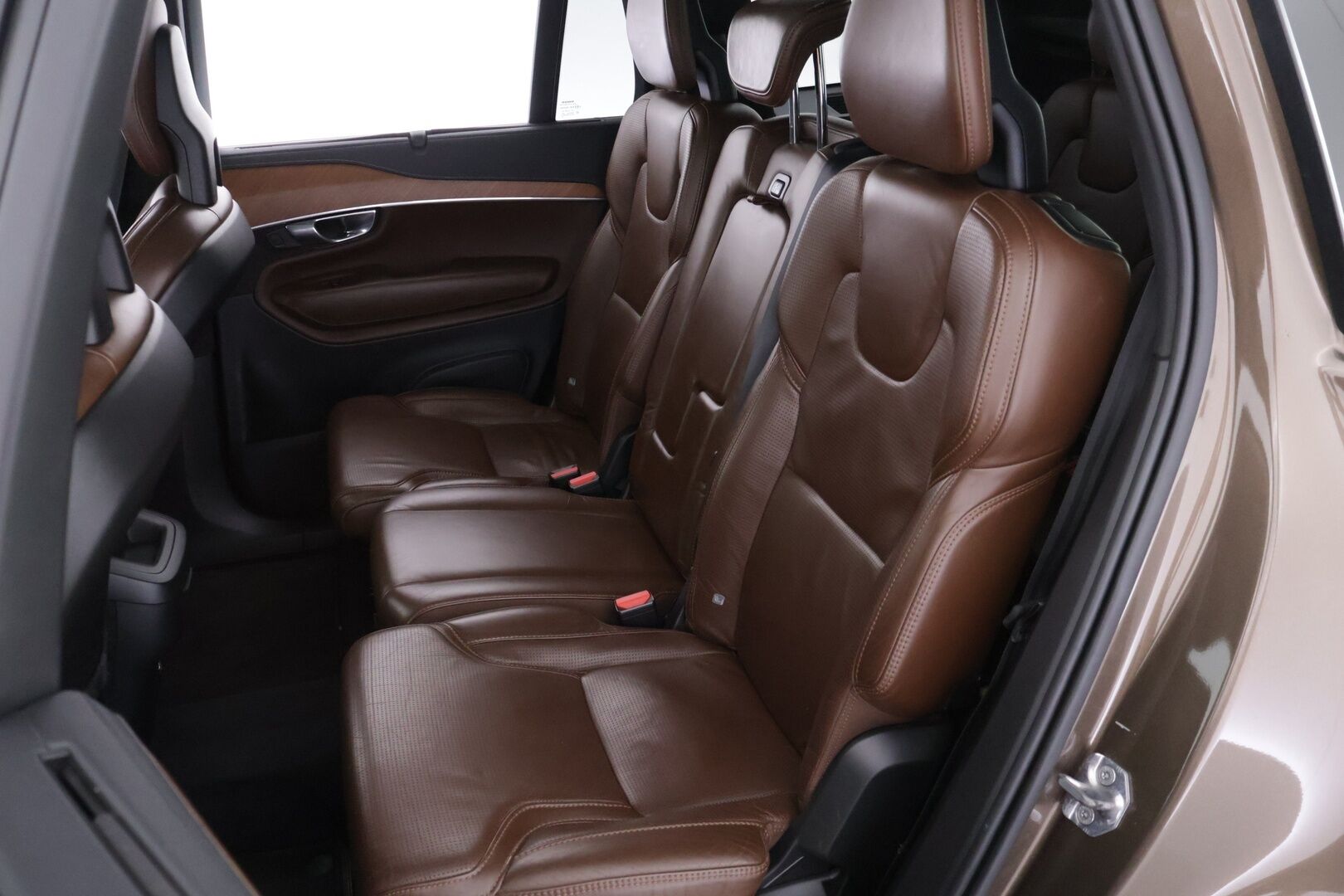 Volvo XC90 2018 D5 AWD Inscription aut - 3,99 % KORKOTARJOUS TÄHÄN AUTOON - Pilot Assist / Ilma-alusta / Panorama / HUD / P-kamera / Ilmastoidut Sporttinahat Muistilla / Koukku / Sähköluukku