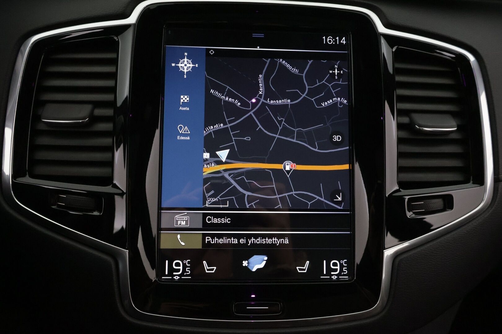 Volvo XC90 2018 D5 AWD Inscription aut - 3,99 % KORKOTARJOUS TÄHÄN AUTOON - Pilot Assist / Ilma-alusta / Panorama / HUD / P-kamera / Ilmastoidut Sporttinahat Muistilla / Koukku / Sähköluukku