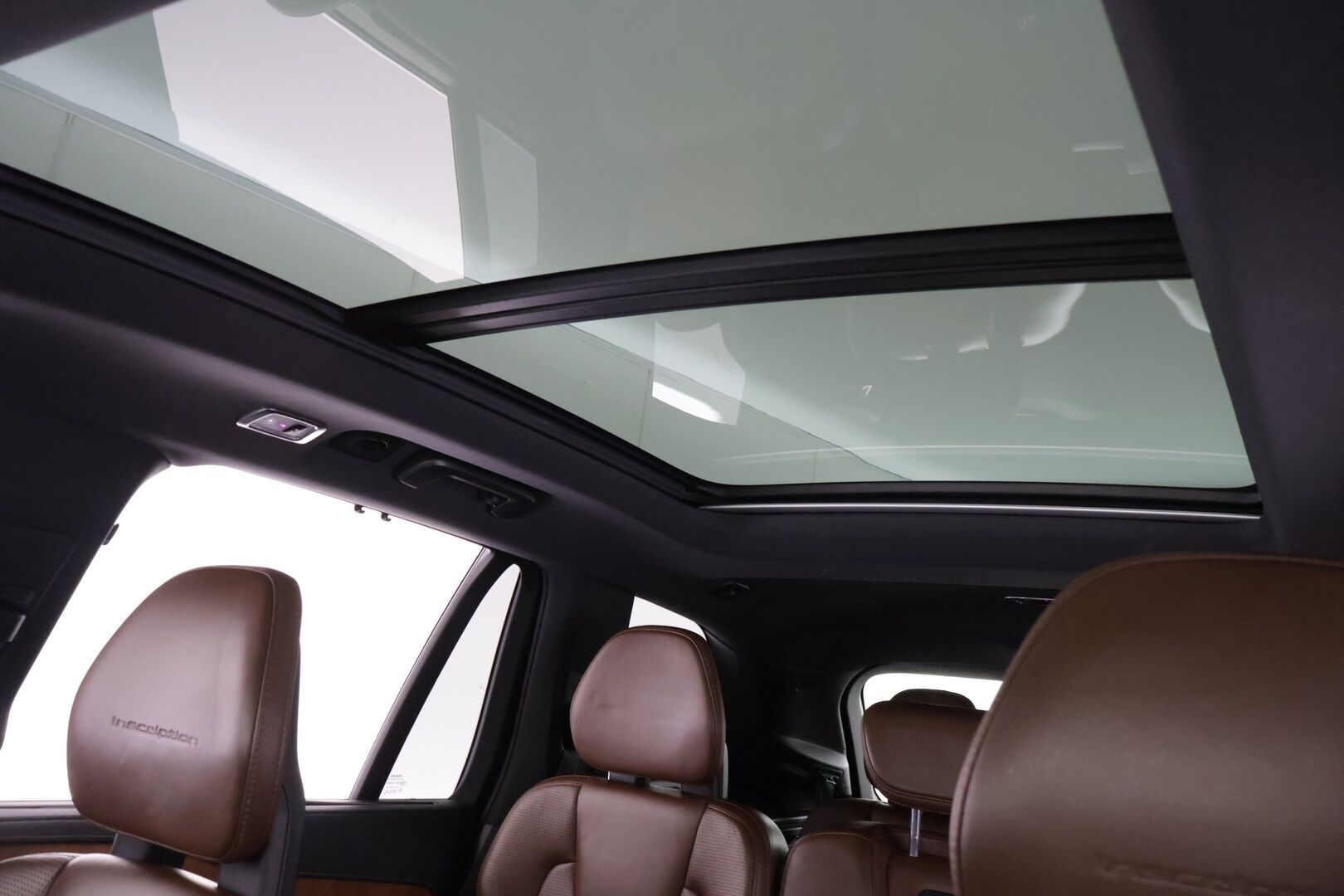 Volvo XC90 2018 D5 AWD Inscription aut - 3,99 % KORKOTARJOUS TÄHÄN AUTOON - Pilot Assist / Ilma-alusta / Panorama / HUD / P-kamera / Ilmastoidut Sporttinahat Muistilla / Koukku / Sähköluukku