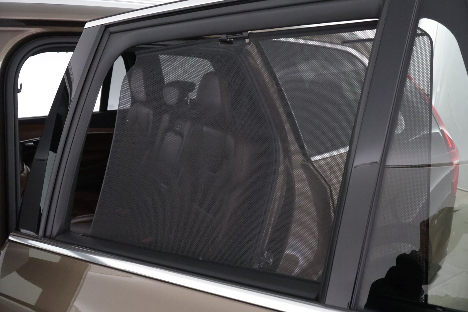 Volvo XC90 2018 D5 AWD Inscription aut - 3,99 % KORKOTARJOUS TÄHÄN AUTOON - Pilot Assist / Ilma-alusta / Panorama / HUD / P-kamera / Ilmastoidut Sporttinahat Muistilla / Koukku / Sähköluukku