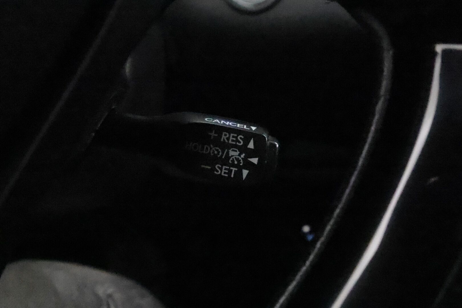 Toyota C-HR 2021 2,0 Hybrid GR Sport **ACC / JBL / P.kamera / Koukku / Sähköpenkki / LED / Navi / KeylessGo** - Suomi-auto / Kahdet renkaat aluvanteilla / Merkkihuollettu