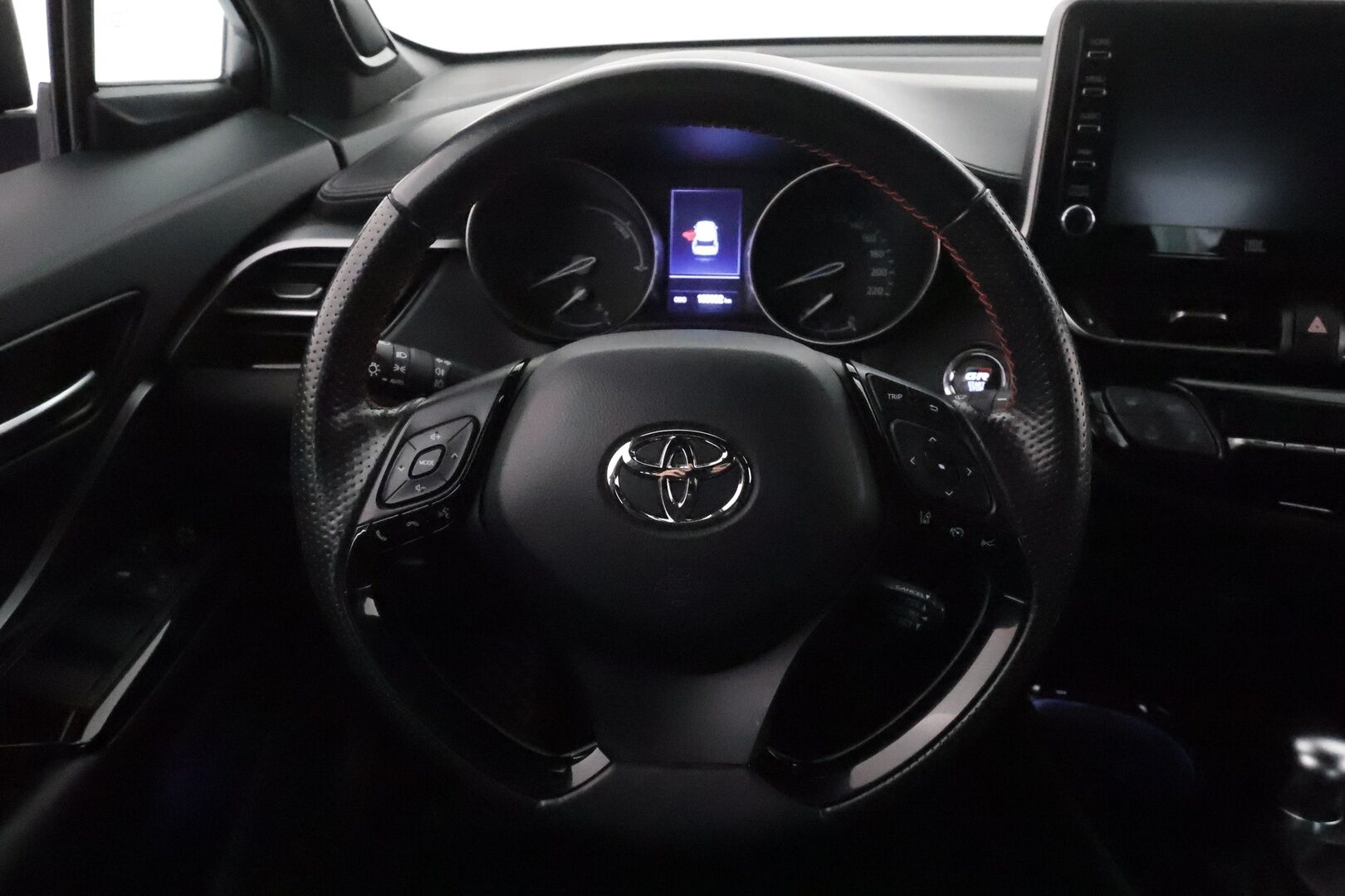 Toyota C-HR 2021 2,0 Hybrid GR Sport **ACC / JBL / P.kamera / Koukku / Sähköpenkki / LED / Navi / KeylessGo** - Suomi-auto / Kahdet renkaat aluvanteilla / Merkkihuollettu