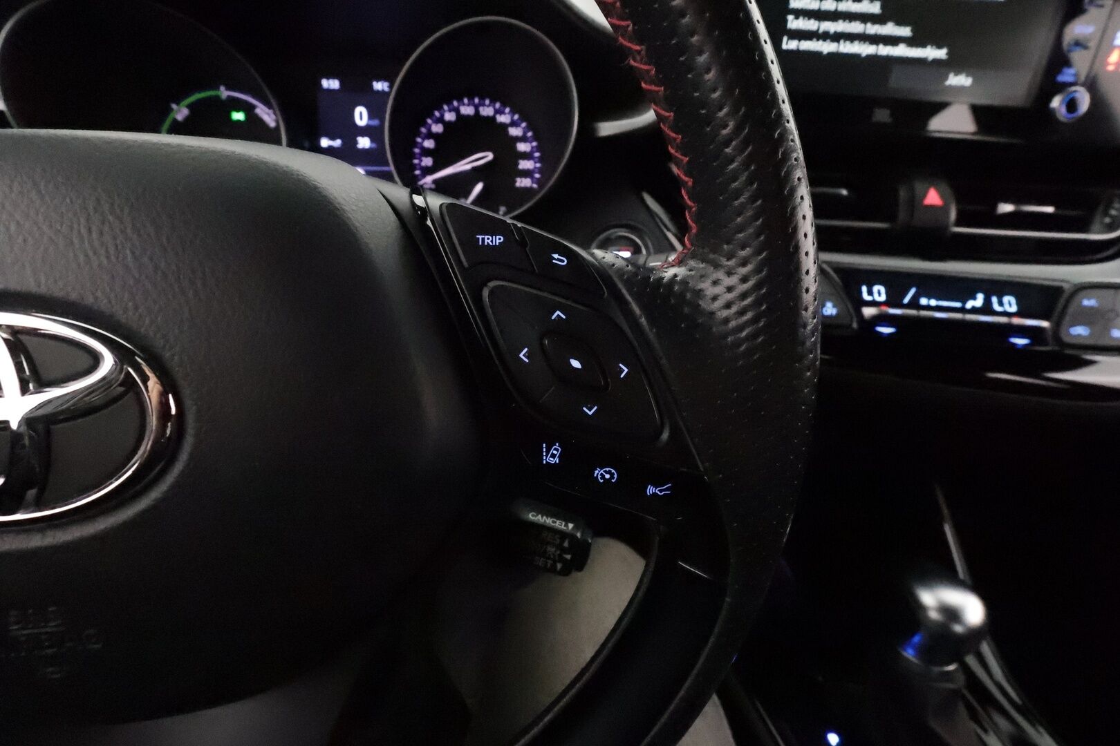 Toyota C-HR 2021 2,0 Hybrid GR Sport **ACC / JBL / P.kamera / Koukku / Sähköpenkki / LED / Navi / KeylessGo** - Suomi-auto / Kahdet renkaat aluvanteilla / Merkkihuollettu