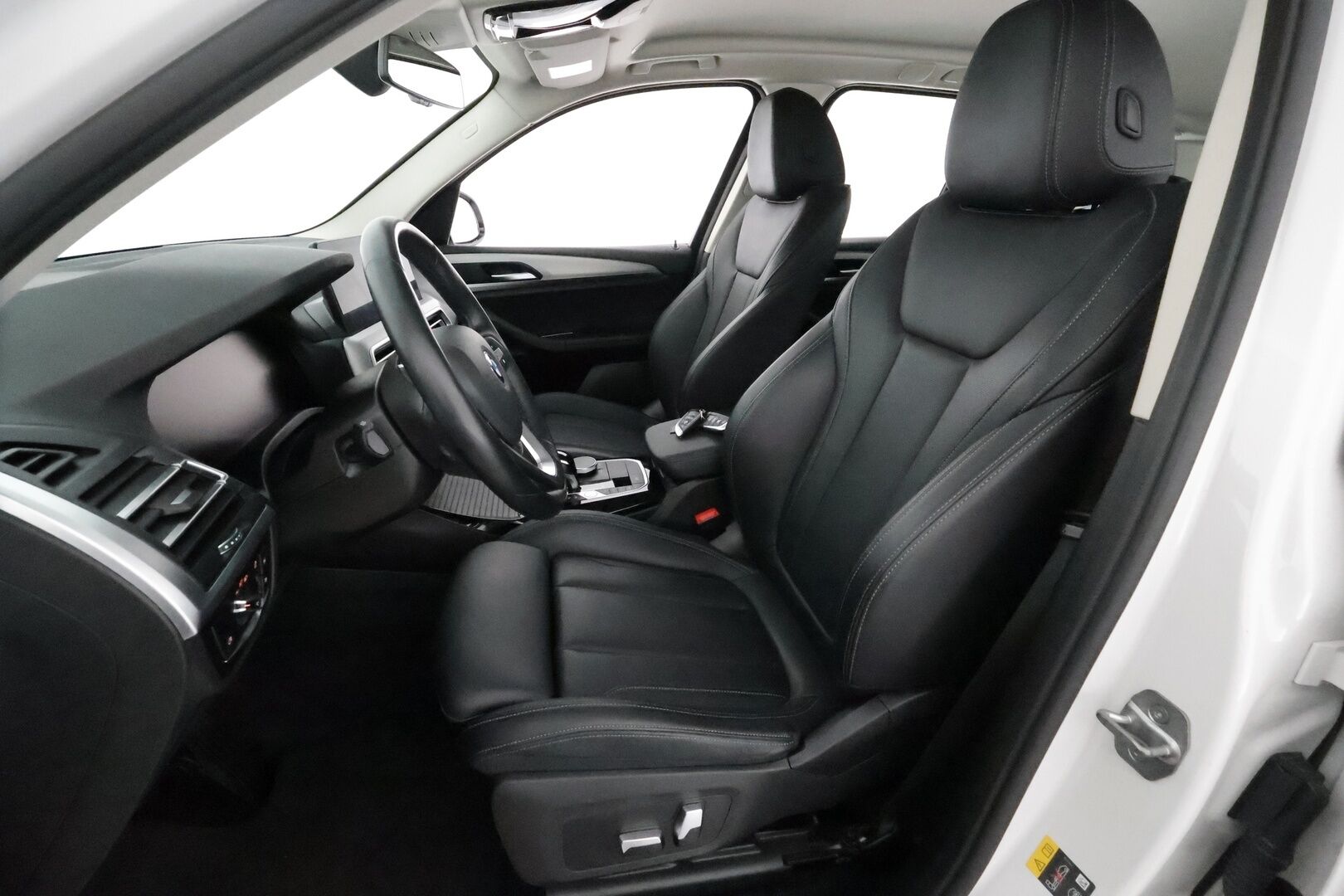 BMW X3 2021 G01 xDrive 30e A Charged Edition **Hifi / Sporttipenkit / Muistipenkki / Vakkari / P.kamera / Digimittaristo**