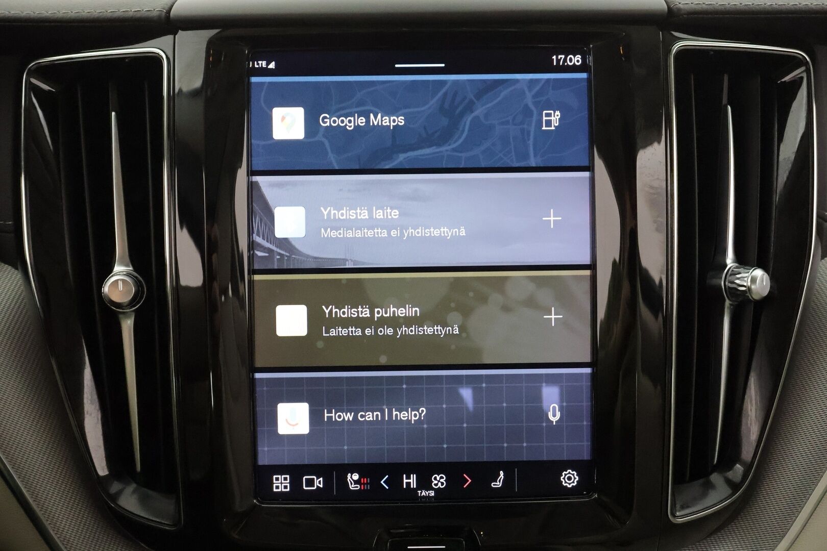 Volvo XC60 2022 T8 TwE AWD Inscription Edition aut * Webasto / ACC / Panorama / Vaalea Nahkasisusta / Harman&Kardon / Full LED / Peruutuskamera - 1-om Suomi-auto / 2x Latauskaapelit / Kahdet renkaat / Merkkihuollot