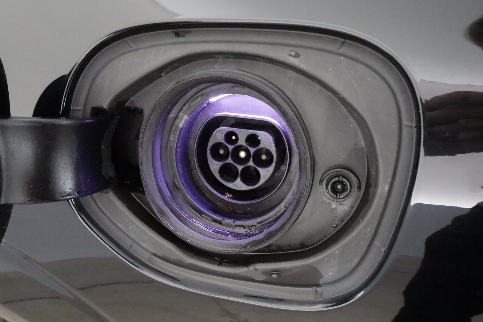 Volvo XC60 2022 T8 TwE AWD Inscription Edition aut * Webasto / H&K / Panorama / ACC / Full-LED / P.kamera / Sportpenkki Muistilla * - 1-om Suomi-auto / 2x Latauskaapelit / Kahdet renkaat / Merkkihuollot - HULLUT BLACKWEEK JATKOT - KORKOTARJOUS 2,49%