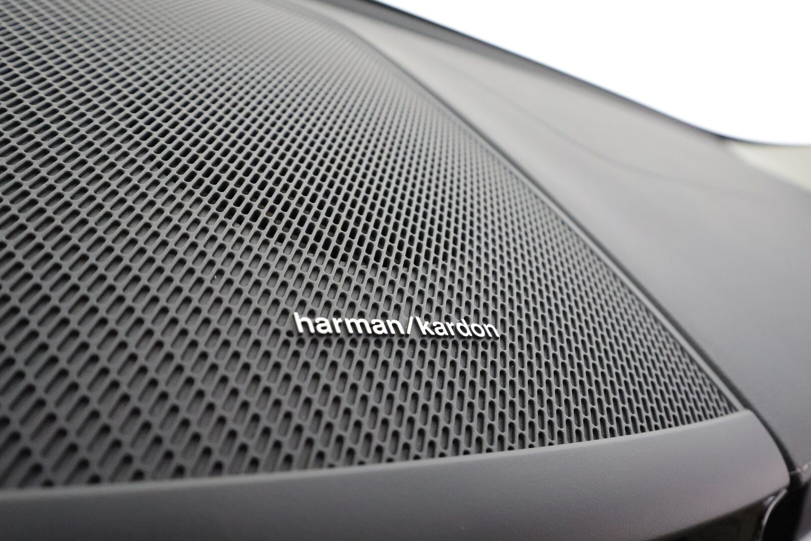 Volvo XC60 2022 T8 TwE AWD Inscription Edition aut * Webasto / H&K / Panorama / ACC / Full-LED / P.kamera / Sportpenkki Muistilla * - 1-om Suomi-auto / 2x Latauskaapelit / Kahdet renkaat / Merkkihuollot - HULLUT BLACKWEEK JATKOT - KORKOTARJOUS 2,49%