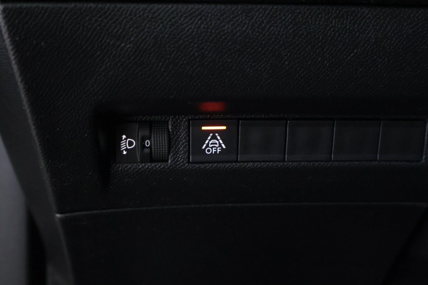 Peugeot e-2008 2022 Active Pack 50 kWh 136 Automaatti - Suomi-auto | Vakkari | Tutka | lED | 2x Renkaat