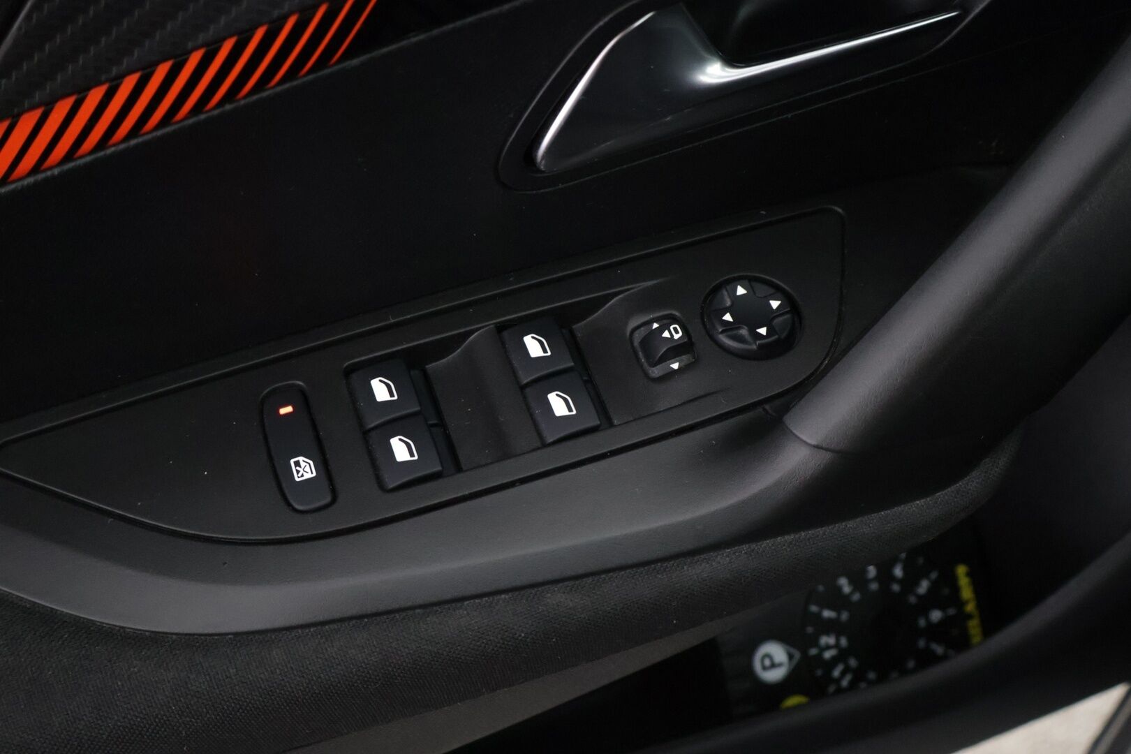 Peugeot e-2008 2022 Active Pack 50 kWh 136 Automaatti - Suomi-auto | Vakkari | Tutka | lED | 2x Renkaat