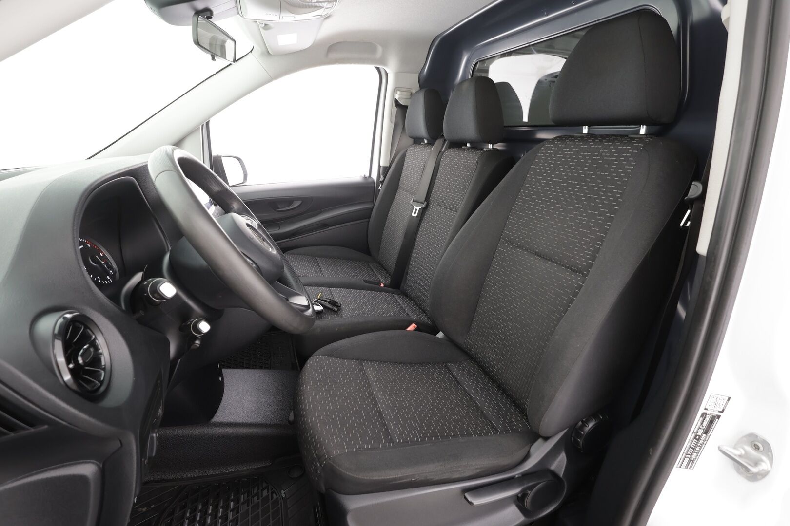 Mercedes-Benz Vito 2022 110CDI FWD-3,05/32K keskipitkä A2 Worker - Vakkari | Webasto | P.Kamera | Merkkihuollettu