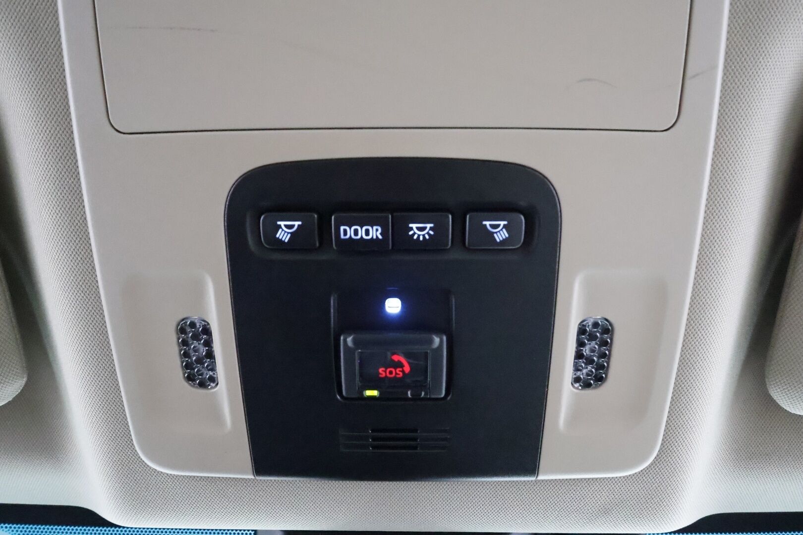 Toyota Camry 2022 2,5 Hybrid Style * ACC / P.kamera / Sähköpenkit / Vaaleat nahat / Navi / LED / Keyless / Ratinlämmitin * - Suomi-auto / Kahdet renkaat aluvanteilla / Merkkihuollettu