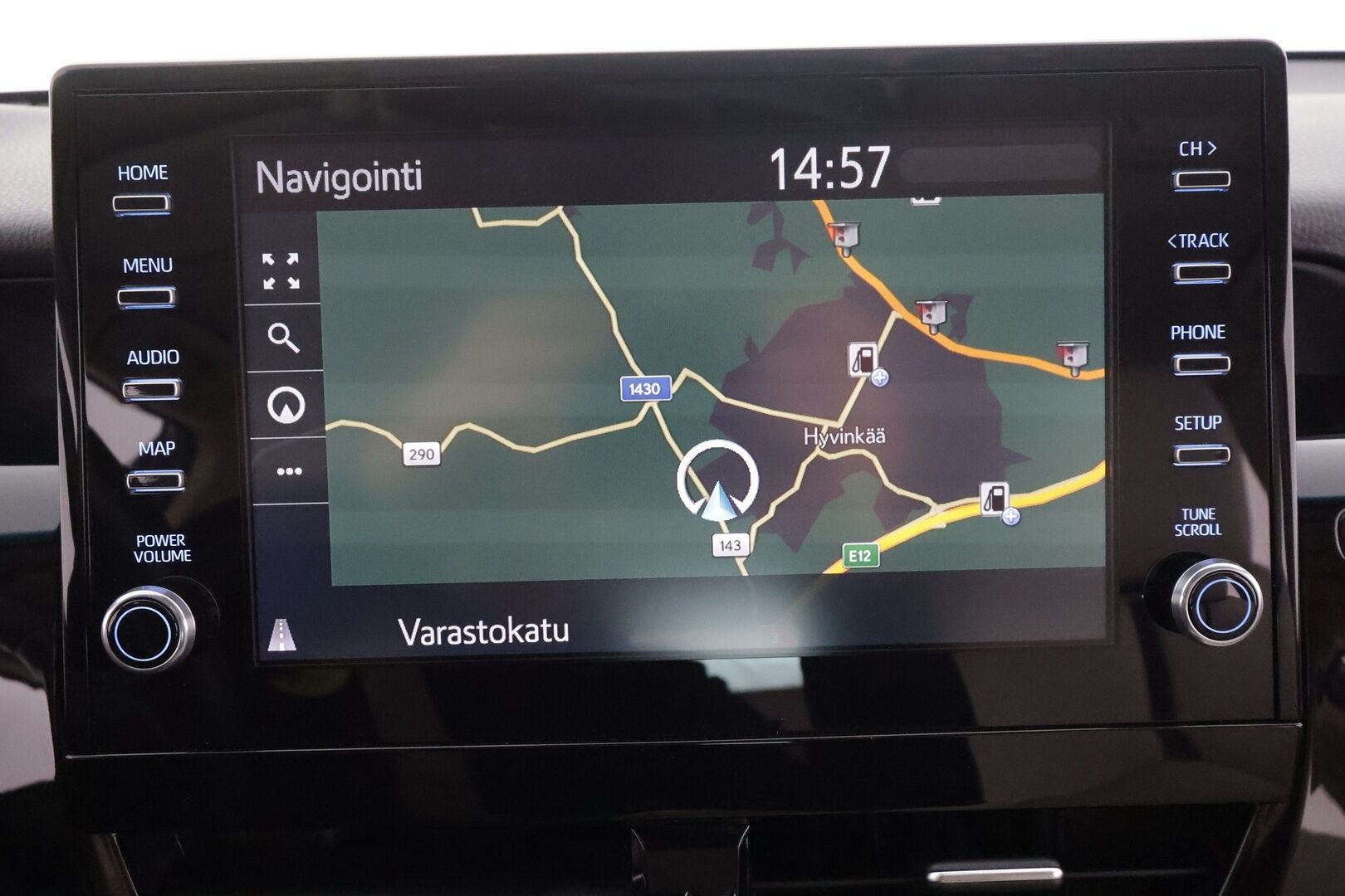 Toyota Camry 2022 2,5 Hybrid Style * ACC / P.kamera / Sähköpenkit / Vaaleat nahat / Navi / LED / Keyless / Ratinlämmitin * - Suomi-auto / Kahdet renkaat aluvanteilla / Merkkihuollettu