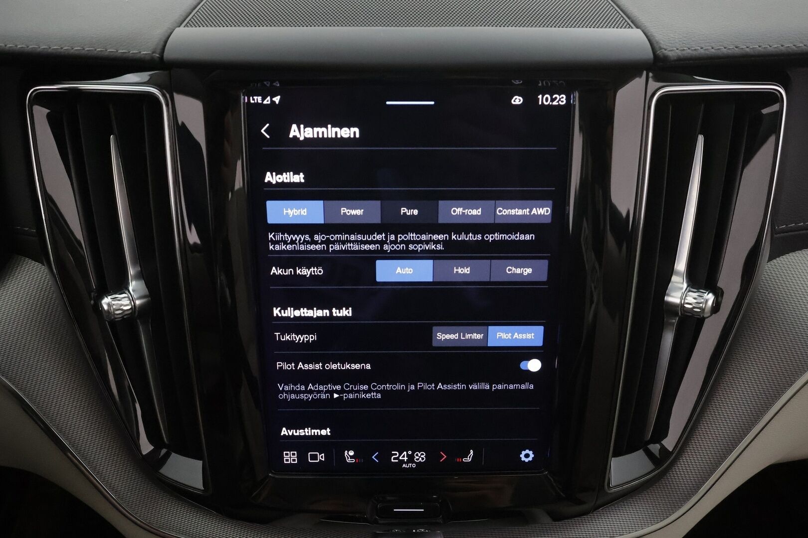 Volvo XC60 2022 T6 TwE AWD Business Inscription Edition aut * ACC / P.kamera / Full LED / Panorama / Muistipenkki / Webasto / Koukku * - Facelift / Suomi-auto / Kahdet renkaat aluvanteilla / Merkkihuollettu