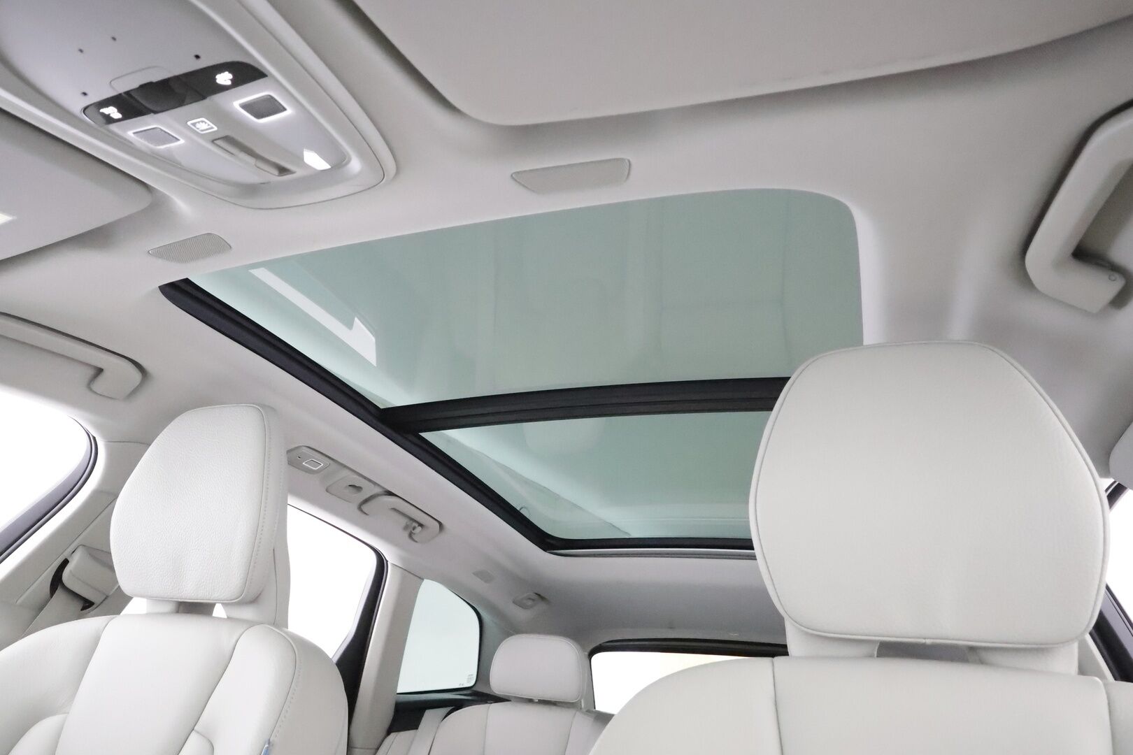 Volvo XC60 2022 T6 TwE AWD Business Inscription Edition aut * ACC / P.kamera / Full LED / Panorama / Muistipenkki / Webasto / Koukku * - Facelift / Suomi-auto / Kahdet renkaat aluvanteilla / Merkkihuollettu