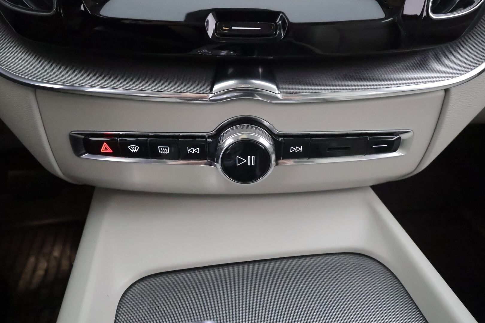 Volvo XC60 2022 T6 TwE AWD Business Inscription Edition aut * ACC / P.kamera / Full LED / Panorama / Muistipenkki / Webasto / Koukku * - Facelift / Suomi-auto / Kahdet renkaat aluvanteilla / Merkkihuollettu