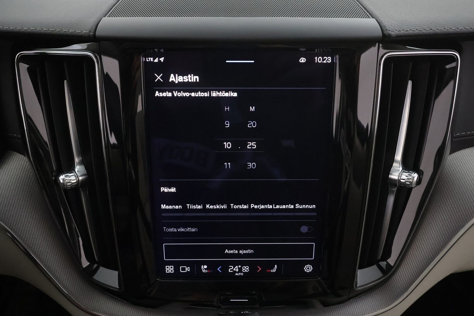 Volvo XC60 2022 T6 TwE AWD Business Inscription Edition aut * ACC / P.kamera / Full LED / Panorama / Muistipenkki / Webasto / Koukku * - Facelift / Suomi-auto / Kahdet renkaat aluvanteilla / Merkkihuollettu