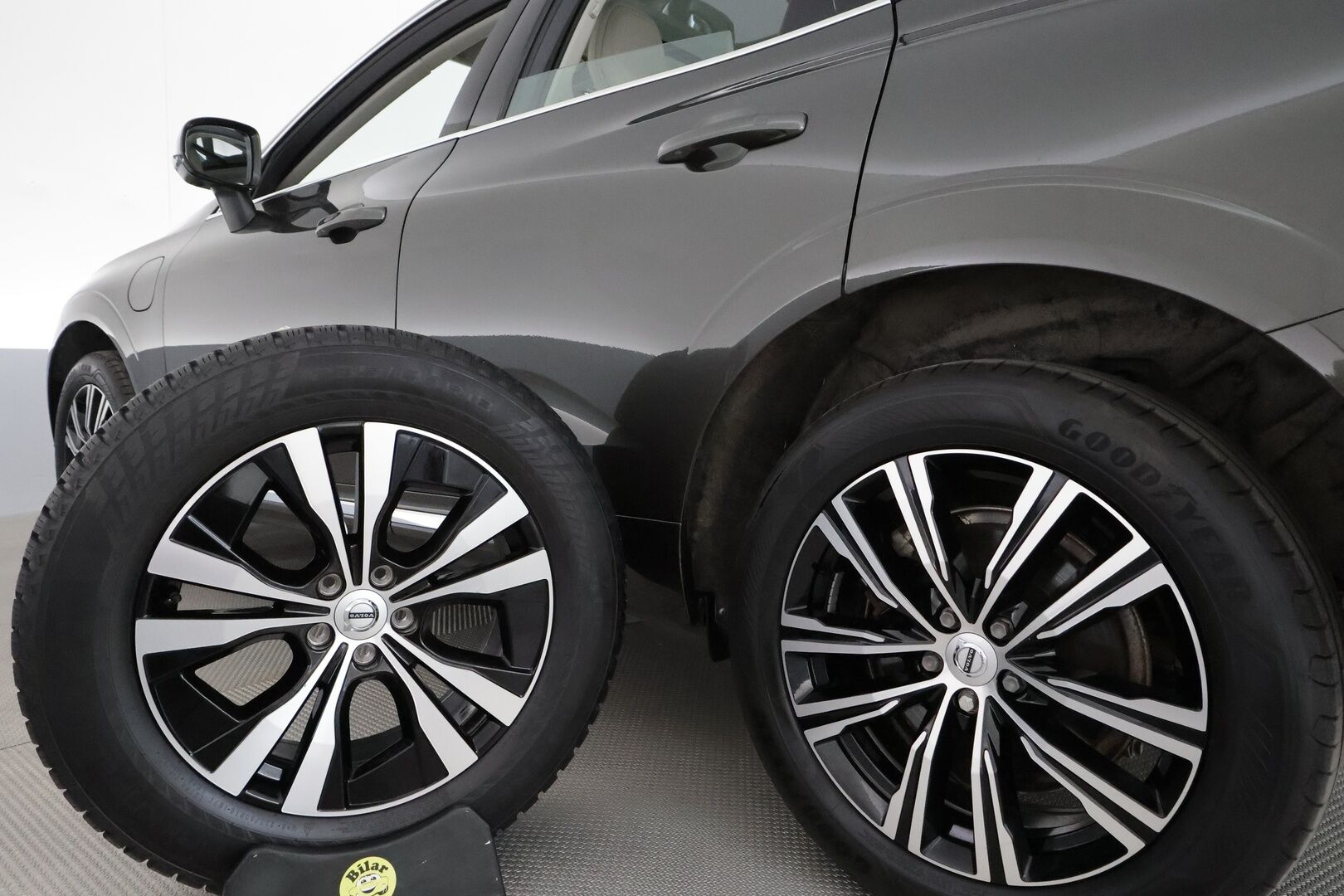 Volvo XC60 2022 T6 TwE AWD Business Inscription aut **Panorama / H&K / Muistipenkki / Adapt.vakkari / Webasto / Full LED** - 3,99 % KORKOTARJOUS TÄHÄN AUTOON - 1.Om Suomi-auto / Akku kuntotarkastettu / Kahdet renkaat aluvanteilla / Merkkihuollettu / Facelift / Koukku / Vaaleat nahat / 360.kamera / Hieno!