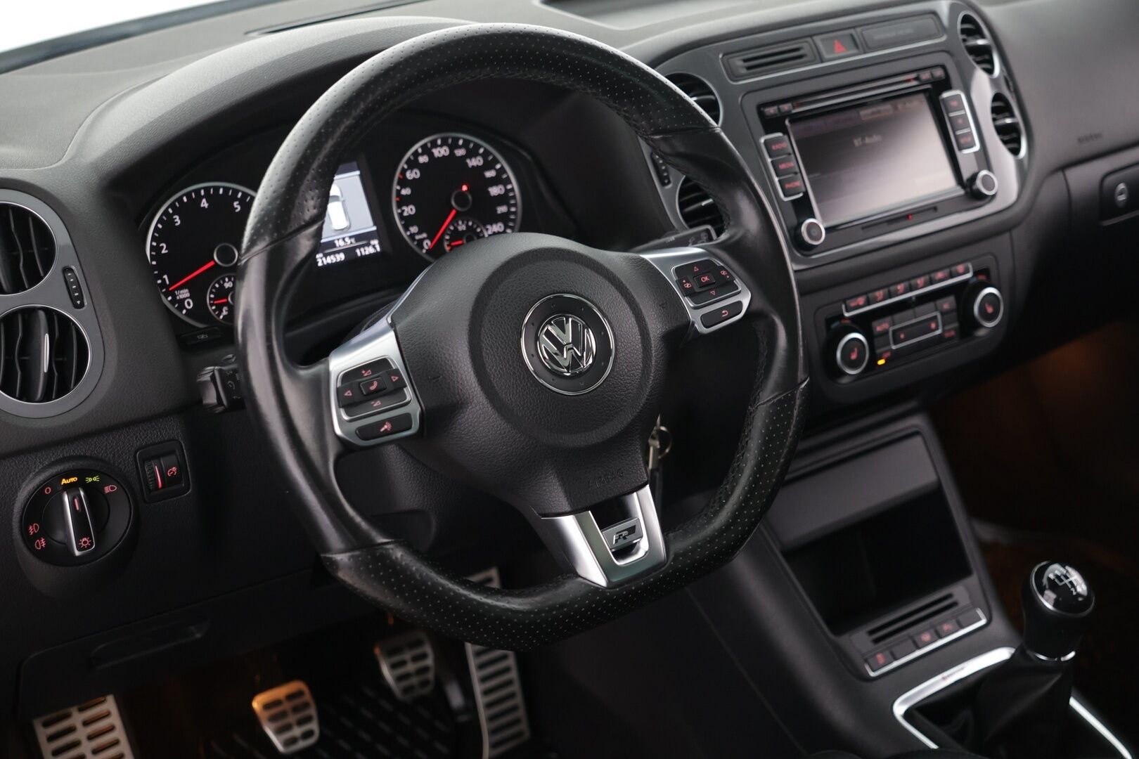 Volkswagen Tiguan 2012 Sport & Style R-Line 1,4 TSI 118 kW (160 hv) 4MOTION - | Jakoketju vaihdettu | Panorama | Nahkasisusta | P-kamera | Vakkari | Bluetooth |