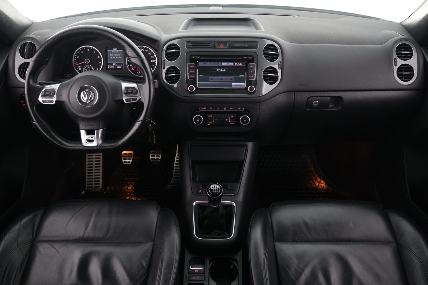 Volkswagen Tiguan 2012 Sport & Style R-Line 1,4 TSI 118 kW (160 hv) 4MOTION - | Jakoketju vaihdettu | Panorama | Nahkasisusta | P-kamera | Vakkari | Bluetooth |
