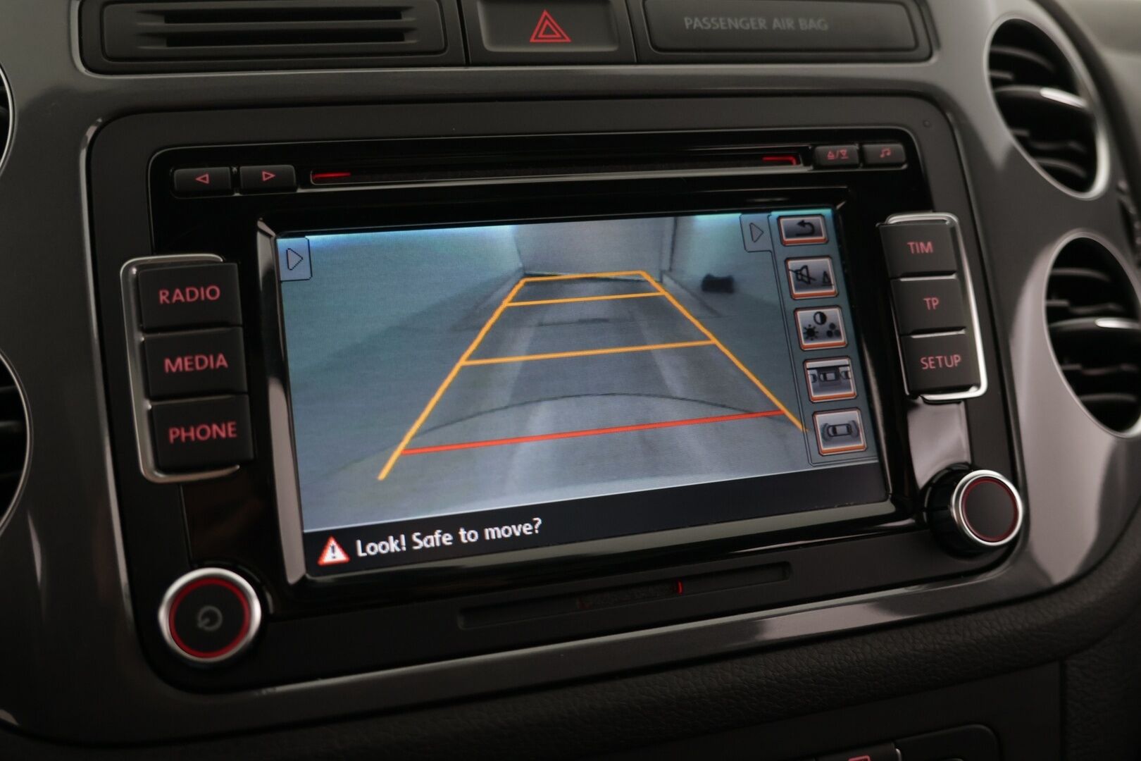 Volkswagen Tiguan 2012 Sport & Style R-Line 1,4 TSI 118 kW (160 hv) 4MOTION * Panorama / Nahkasisusta / P-kamera / Vakkari / Bluetooth * - Jakoketju vaihdettu / 2x aluvanteet / Hyvä huoltohistoria - HULLUT AVAJAISHULINAT KORKOTARJOUS 3,29 %