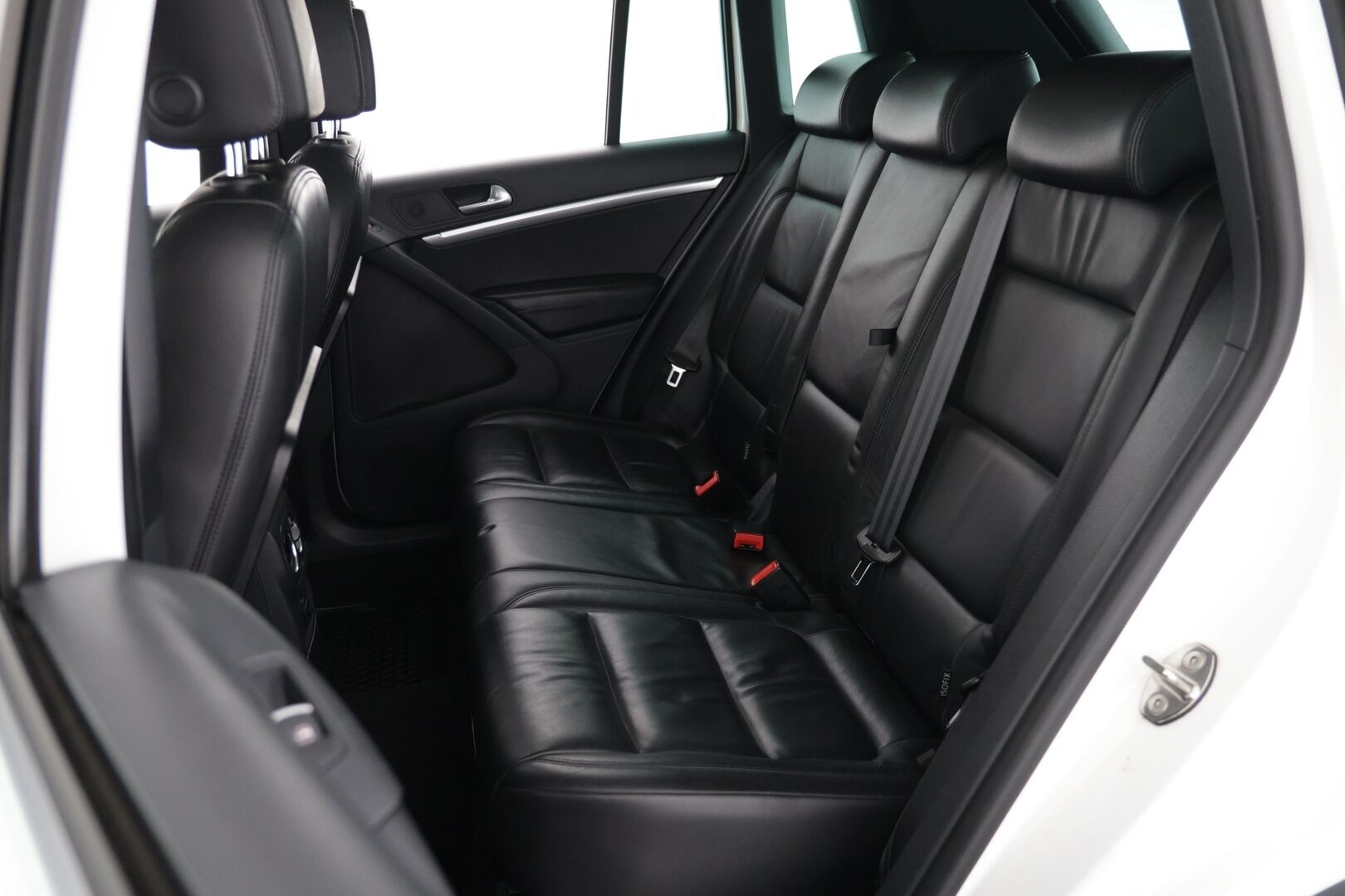 Volkswagen Tiguan 2012 Sport & Style R-Line 1,4 TSI 118 kW (160 hv) 4MOTION * Panorama / Nahkasisusta / P-kamera / Vakkari / Bluetooth * - Jakoketju vaihdettu / 2x aluvanteet / Hyvä huoltohistoria - HULLUT AVAJAISHULINAT KORKOTARJOUS 3,29 %