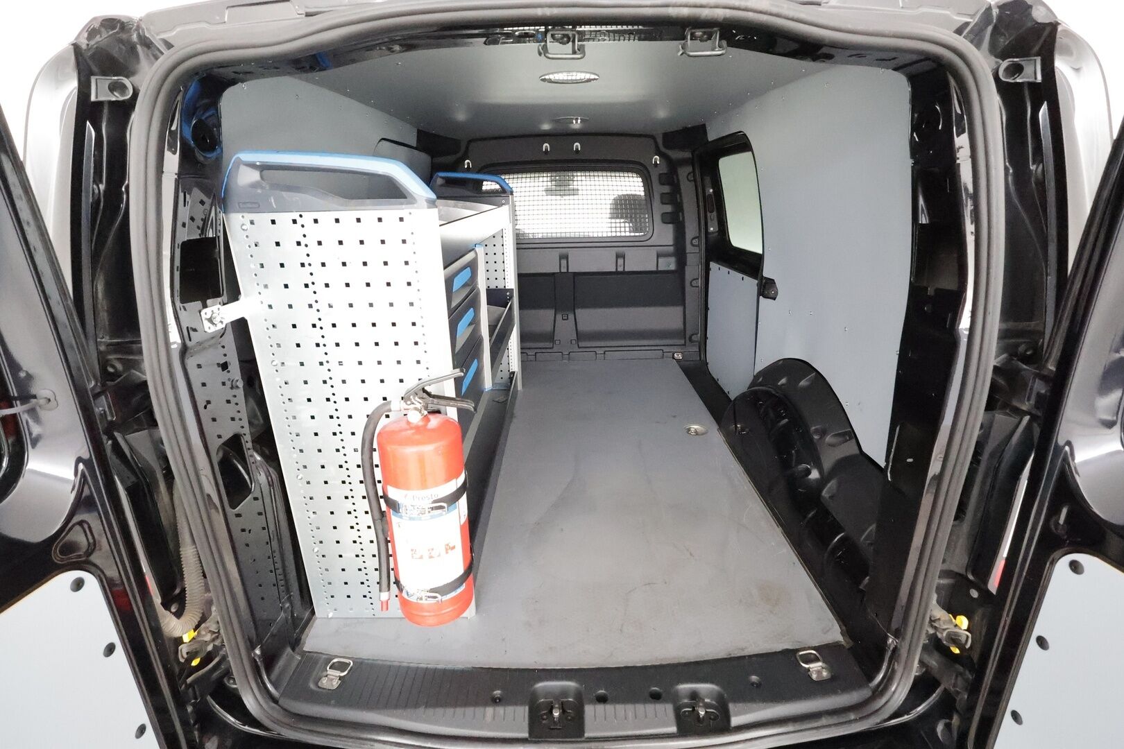 Volkswagen Caddy 2022 umpipakettiauto Cargo Pro 2,0 TDI 75kW 2501 kg *Vakkari / Webasto / Hyllyt / Takatutkat / Apple&Android* - 1.Om Suomi-auto / Kahdet Renkaat / Merkkihuollettu