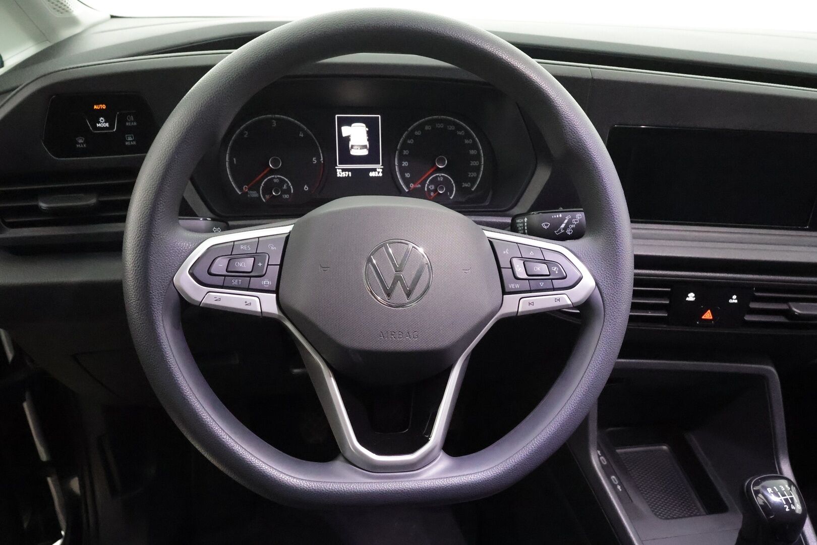Volkswagen Caddy 2022 umpipakettiauto Cargo Pro 2,0 TDI 75kW 2501 kg *Vakkari / Webasto / Hyllyt / Takatutkat / Apple&Android* - 1.Om Suomi-auto / Kahdet Renkaat / Merkkihuollettu