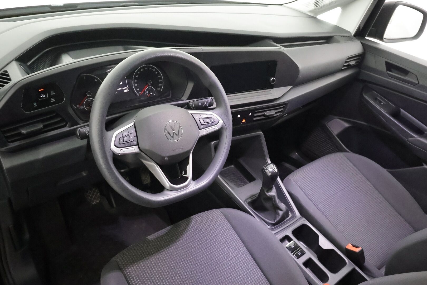 Volkswagen Caddy 2022 umpipakettiauto Cargo Pro 2,0 TDI 75kW 2501 kg *Vakkari / Webasto / Hyllyt / Takatutkat / Apple&Android* - 1.Om Suomi-auto / Kahdet Renkaat / Merkkihuollettu