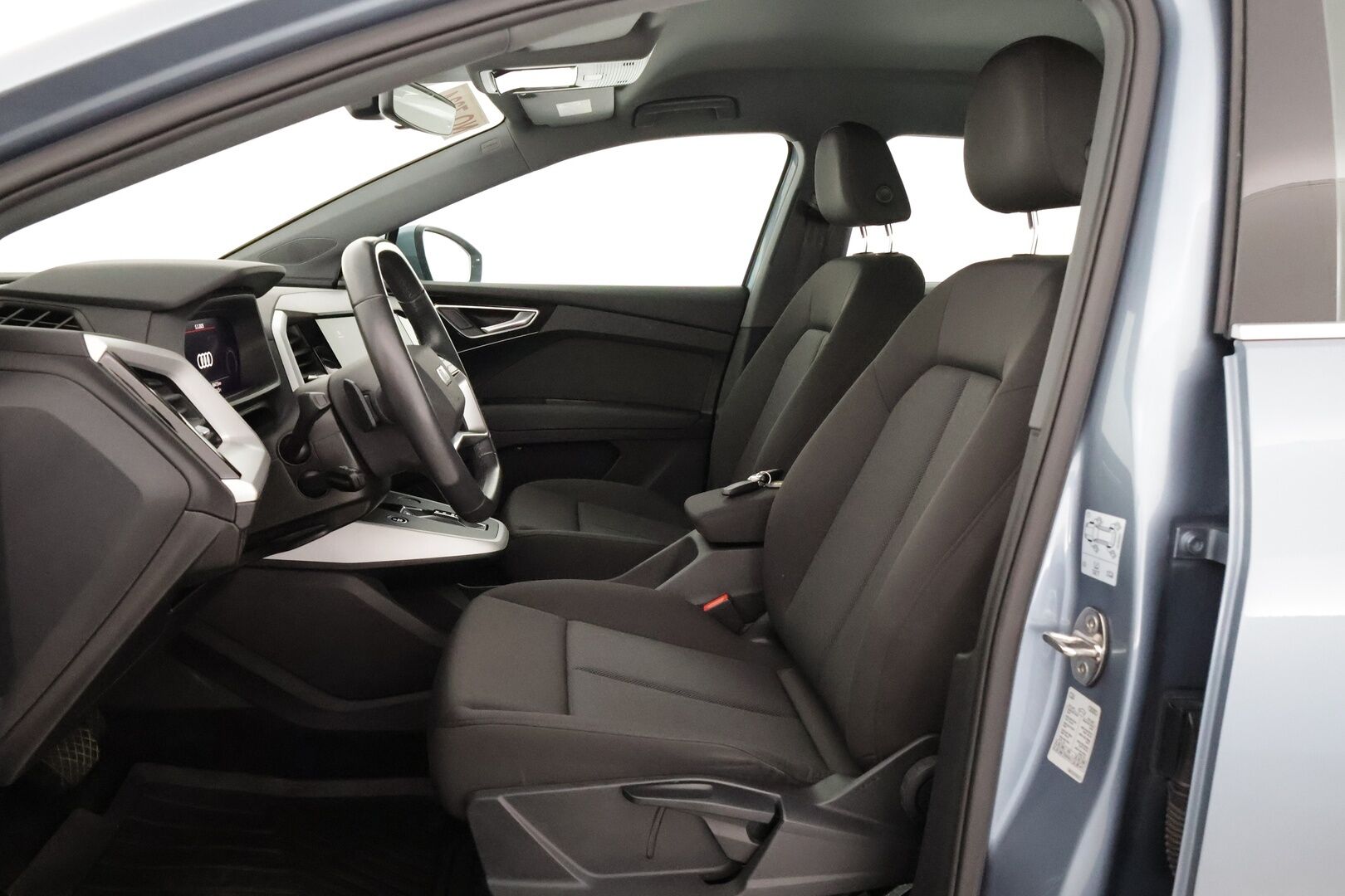AUDI Q4 E-TRON 2022 35 e-tron Proline - Lämpöpumppu / Adapt. Vakkari / Koukku / P-kamera / Matrix LED / Kaistavahti / Sähköluukku / 2x renkaat - KORKO VAIN 3,99 %