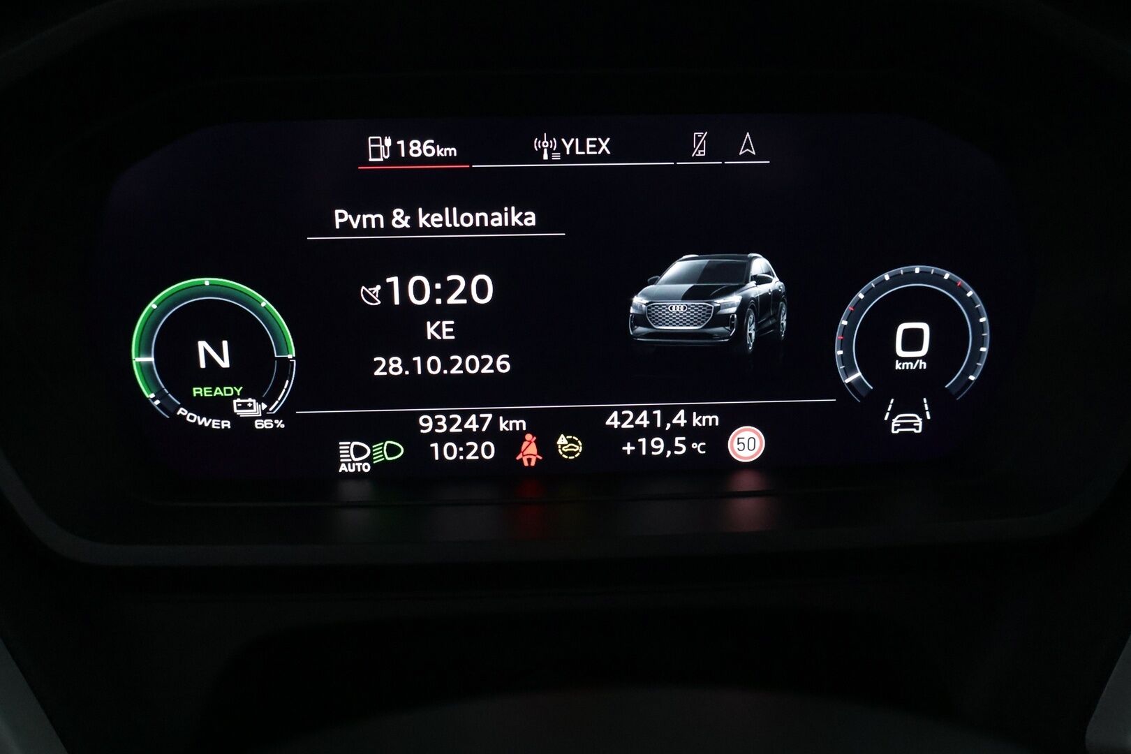 AUDI Q4 E-TRON 2022 35 e-tron Proline - ILP | ACC | Koukku | P.Kamera | Matrix-LED | Kaistavahti | Sähköluukku | 2x renkaat - KORKO VAIN 3,99 %