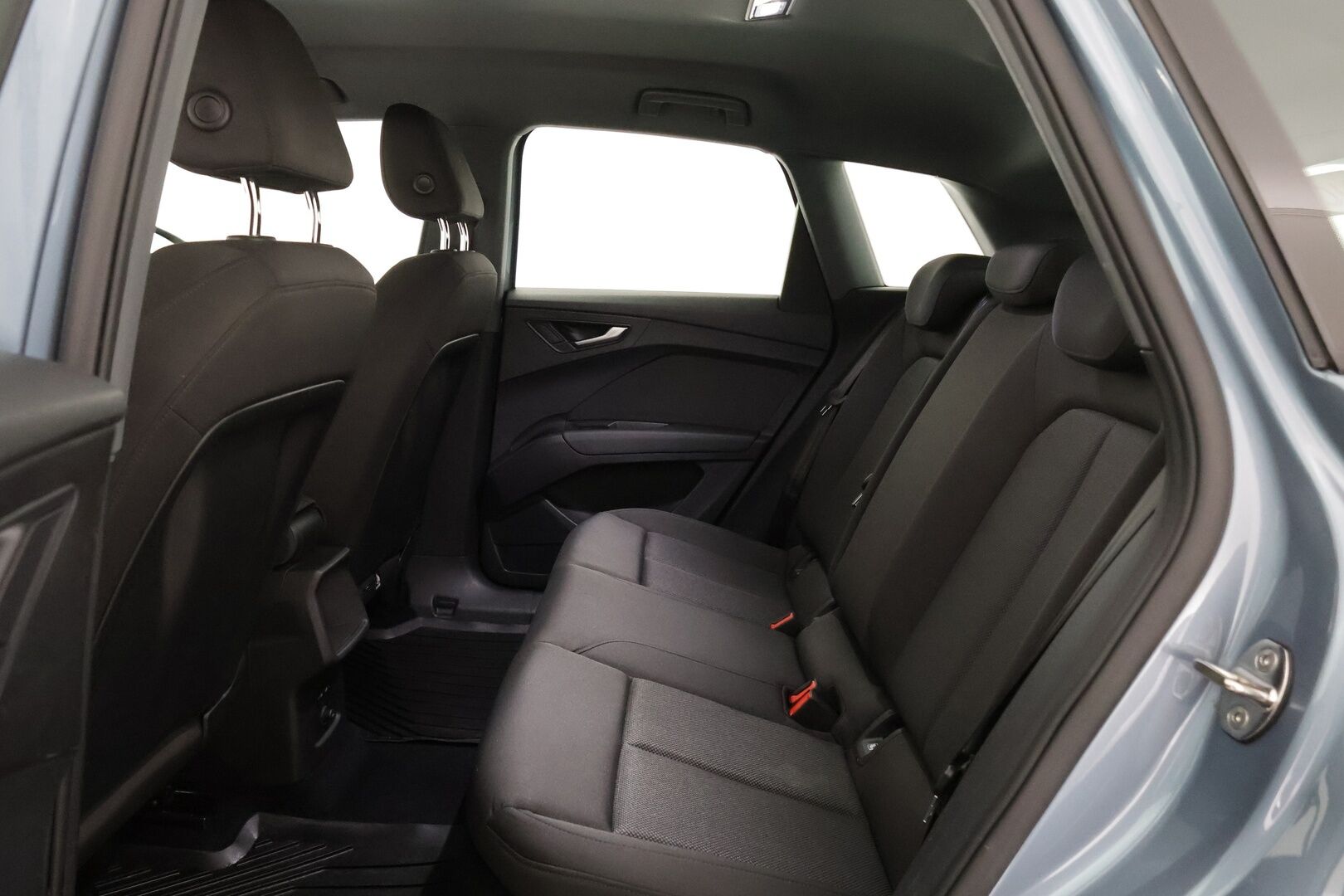 AUDI Q4 E-TRON 2022 35 e-tron Proline - Lämpöpumppu / Adapt. Vakkari / Koukku / P-kamera / Matrix LED / Kaistavahti / Sähköluukku / 2x renkaat - KORKO VAIN 3,99 %