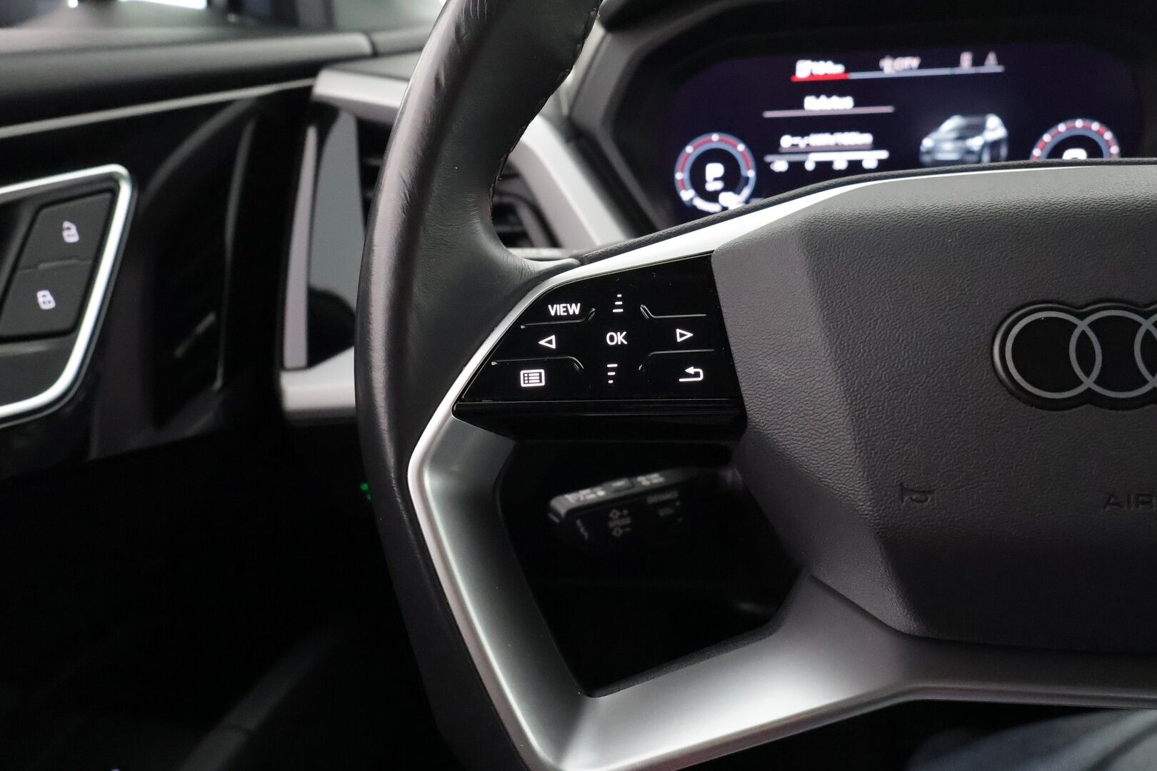 AUDI Q4 E-TRON 2022 35 e-tron Proline - Lämpöpumppu / Adapt. Vakkari / Koukku / P-kamera / Matrix LED / Kaistavahti / Sähköluukku / 2x renkaat - KORKO VAIN 3,99 %