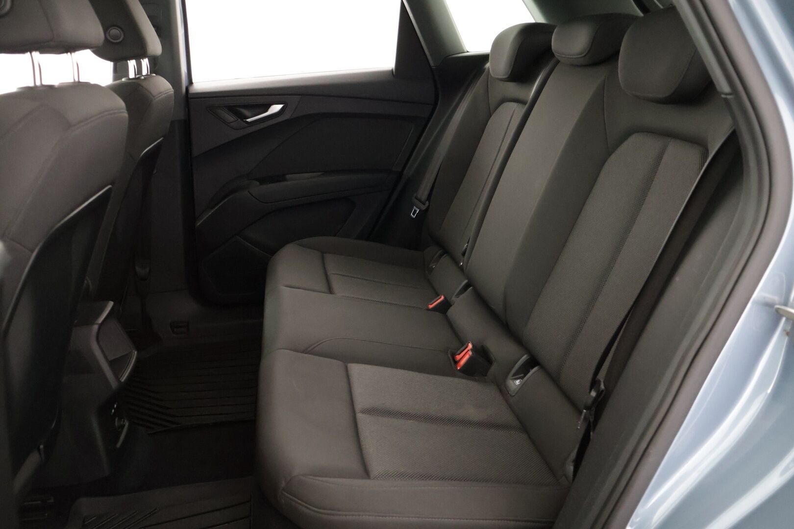 AUDI Q4 E-TRON 2022 35 e-tron Proline - ILP | ACC | Koukku | P.Kamera | Matrix-LED | Kaistavahti | Sähköluukku | 2x renkaat - KORKO VAIN 3,99 %