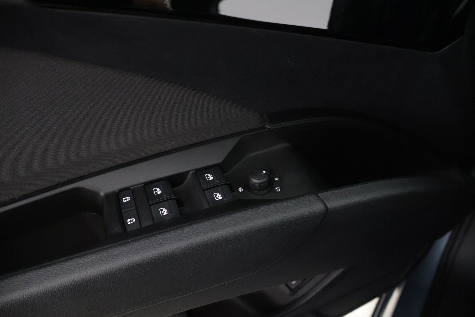 AUDI Q4 E-TRON 2022 35 e-tron Proline - ILP | ACC | Koukku | P.Kamera | Matrix-LED | Kaistavahti | Sähköluukku | 2x renkaat - KORKO VAIN 3,99 %