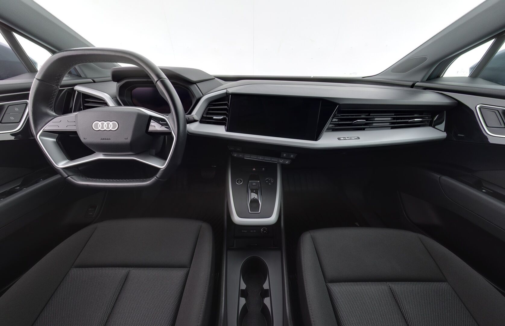AUDI Q4 E-TRON 2022 35 e-tron Proline - Lämpöpumppu / Adapt. Vakkari / Koukku / P-kamera / Matrix LED / Kaistavahti / Sähköluukku / 2x renkaat - KORKO VAIN 3,99 %
