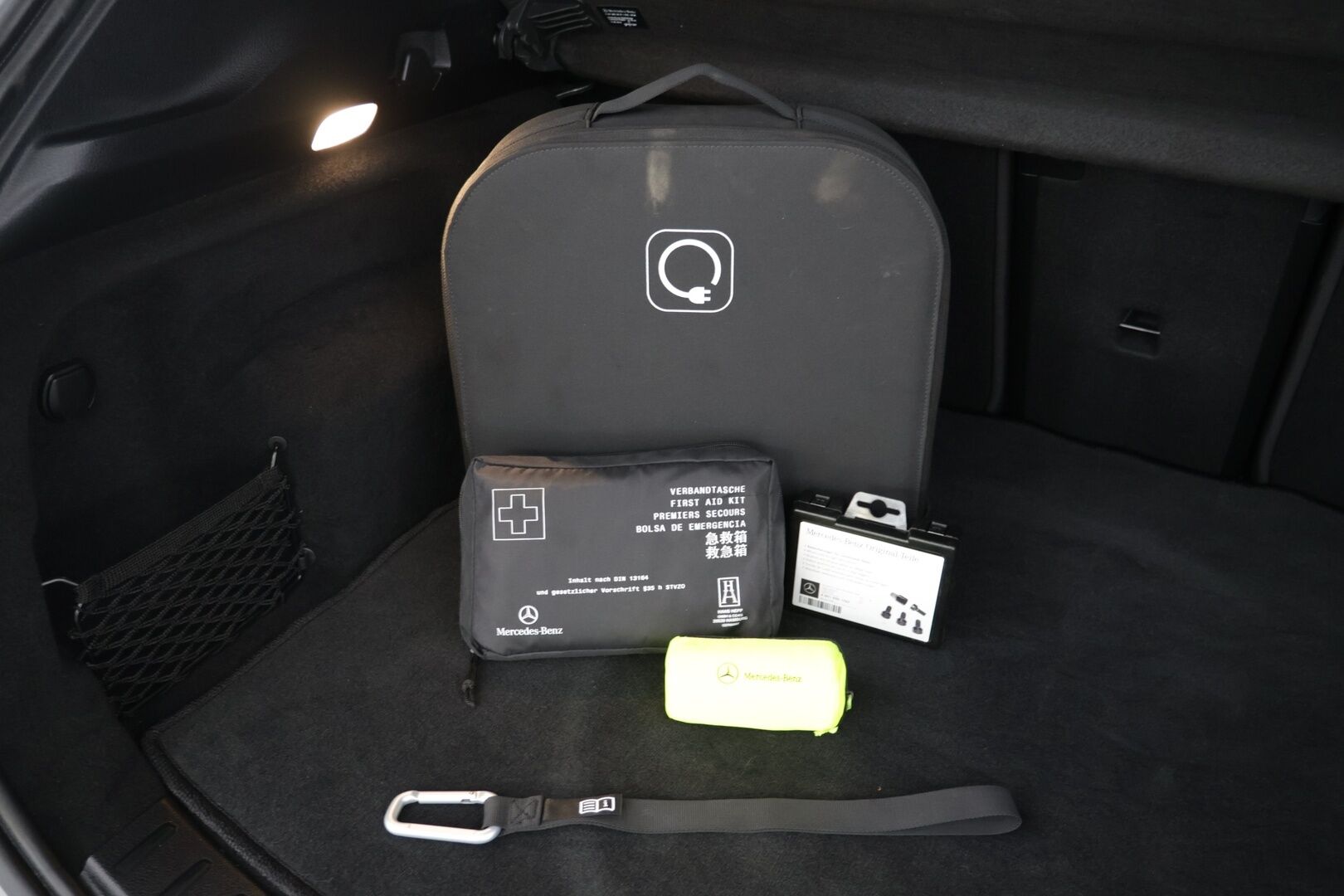 Mercedes-Benz EQA 2024 EQA 300 4MATIC AMG Line - | Adapt.vakkari | Burmester | Muistipenkit | 360 | Keyless | High Performance Led |