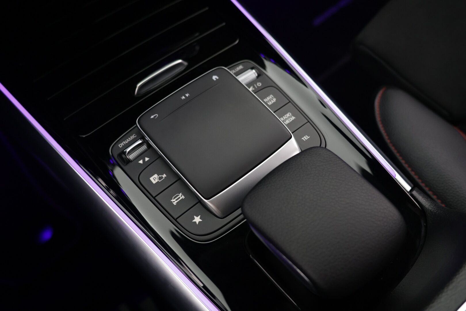 Mercedes-Benz EQA 2024 EQA 300 4MATIC AMG Line - | Adapt.vakkari | Burmester | Muistipenkit | 360 | Keyless | High Performance Led |