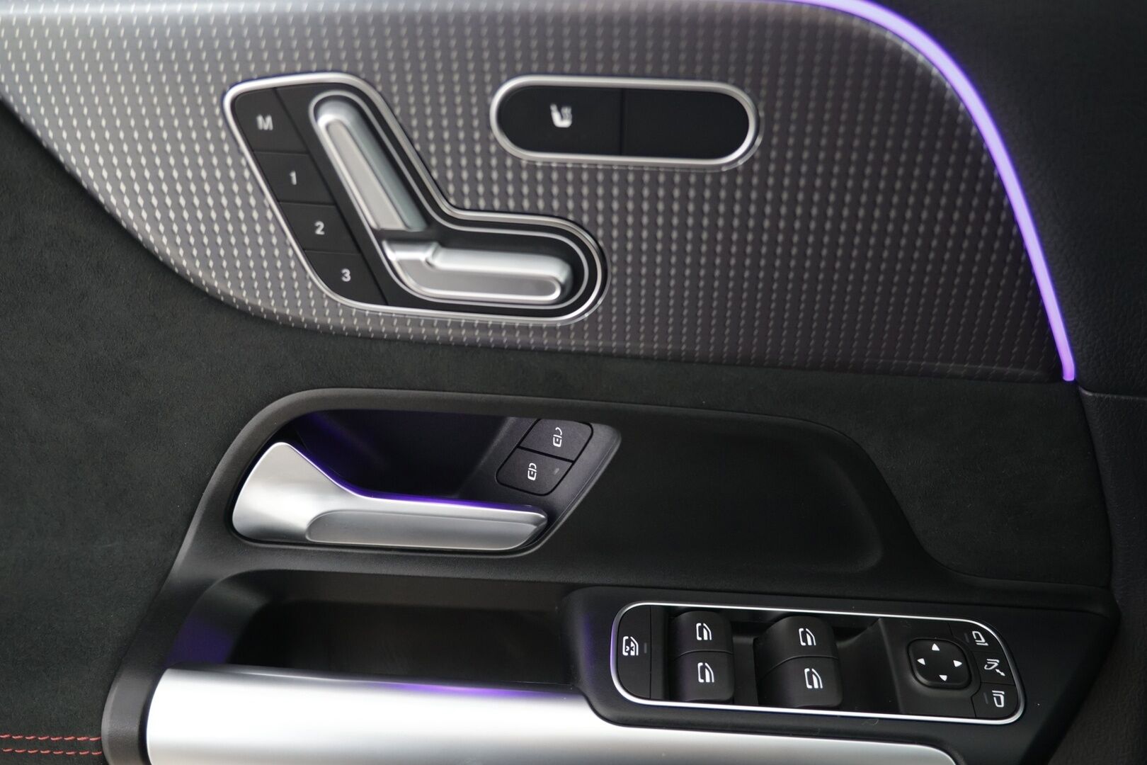 Mercedes-Benz EQA 2024 EQA 300 4MATIC AMG Line - | Adapt.vakkari | Burmester | Muistipenkit | 360 | Keyless | High Performance Led |