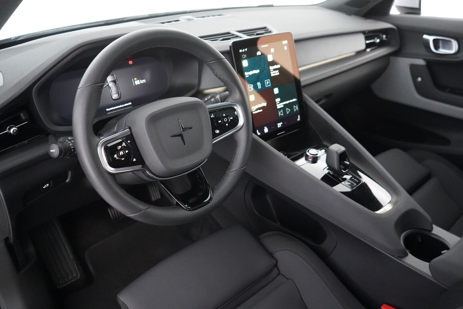 Polestar 2 2024 Long Range Dual Motor, 300kW, 78kWh - Pilot Lite & Plus | ACC | Vetokoukku | Panorama | Keyless | App Connect | H&K | Muistipenkki | Merkkihuollettu | Kahdet Polestarin vanteet | SoH 95,7%