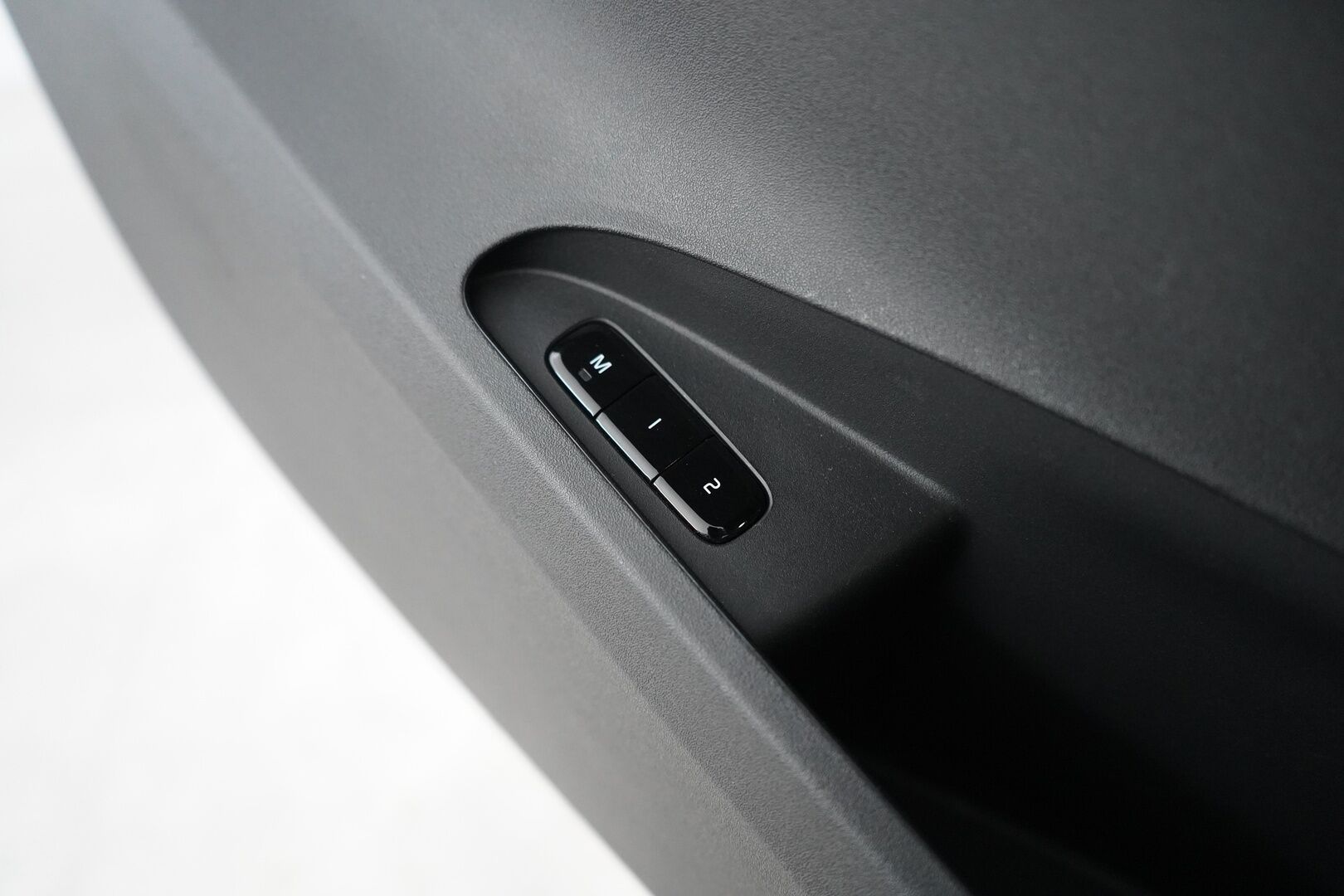 Polestar 2 2024 Long Range Dual Motor, 300kW, 78kWh - Pilot Lite & Plus | ACC | Vetokoukku | Panorama | Keyless | App Connect | H&K | Muistipenkki | Merkkihuollettu | Kahdet Polestarin vanteet | SoH 95,7%