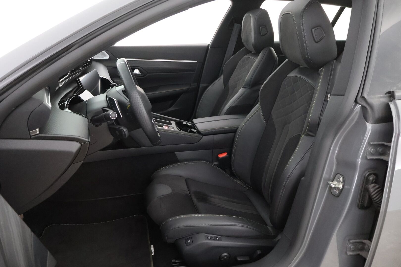 PEUGEOT 508 2023 SW PSE Hybrid4 360 EAT8-aut - 3,99 % KORKOTARJOUS TÄHÄN AUTOON - Peugeot Sport Engineered / Adapt.Vakkari / Focal Premium Audio / Night Vision / Hierovat AGR-Istuimet / 360-Kamera / LED Technology!